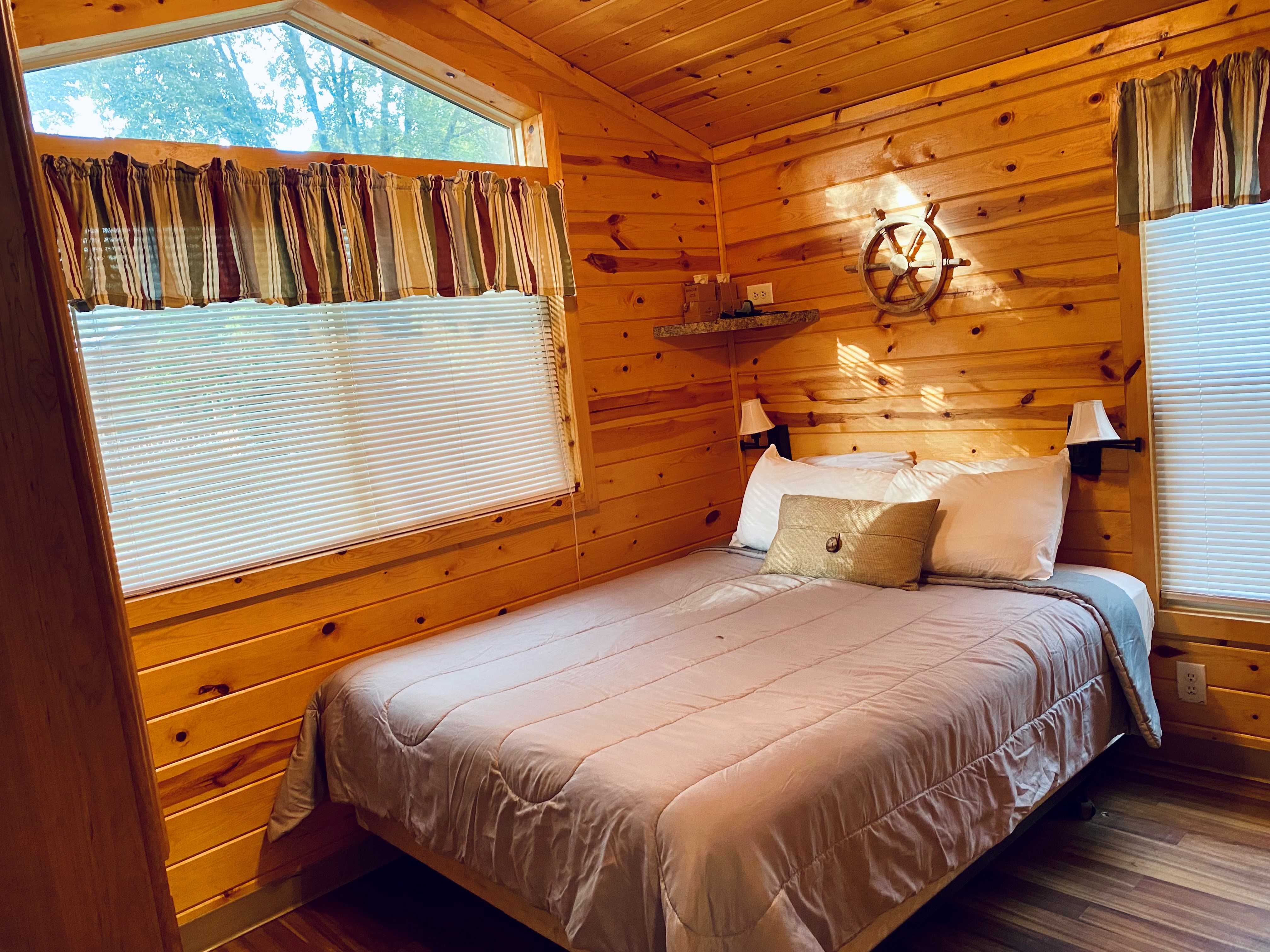 Herkimer, New York Lodging Herkimer Diamond KOA Resort