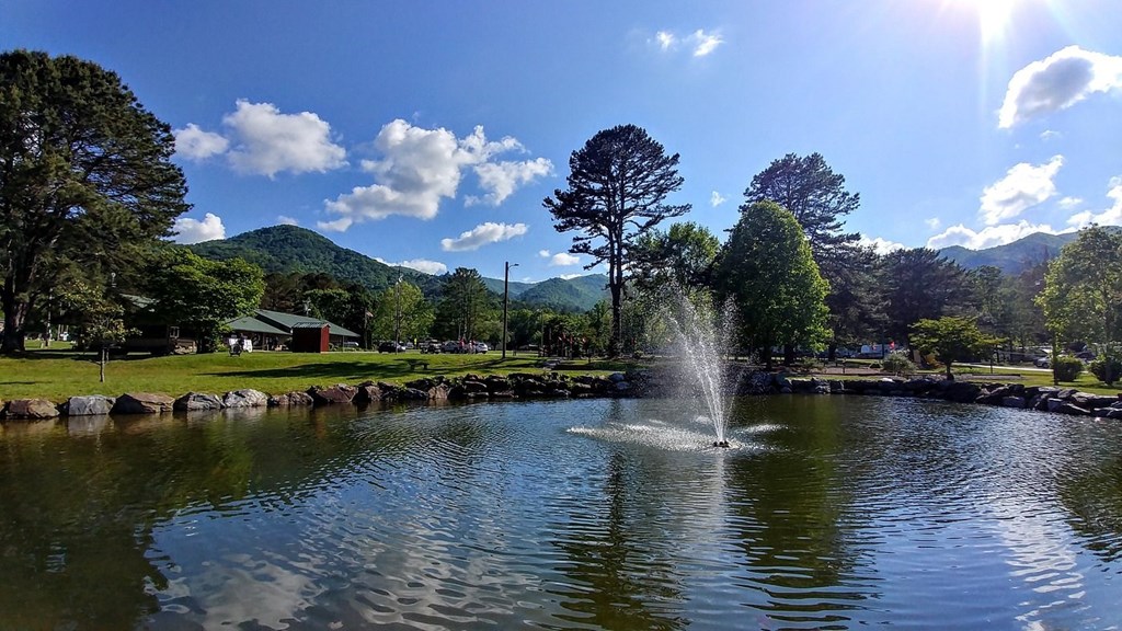 Experience the beauty of Georgia at Hiawassee this spring!