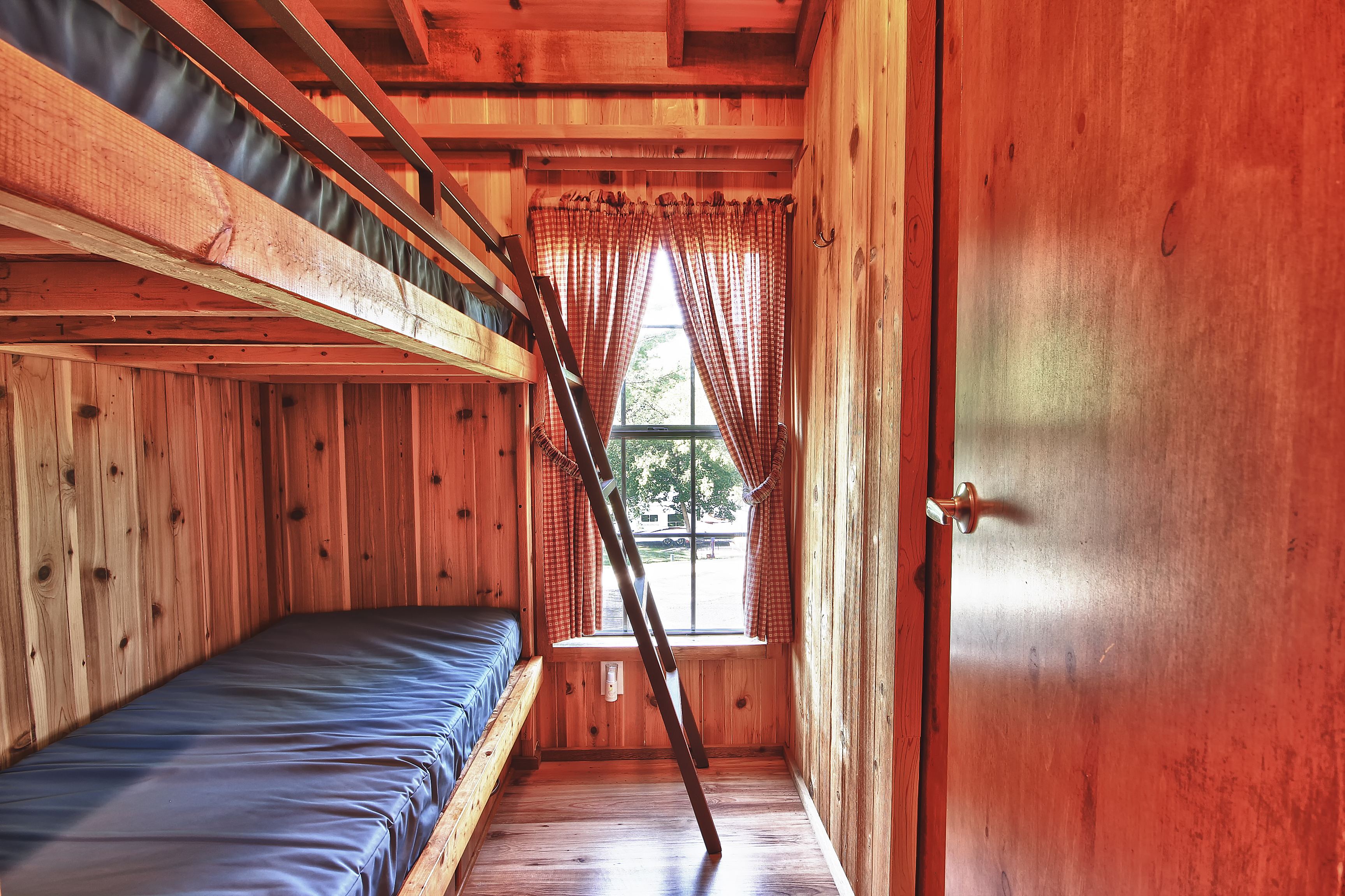 Outdoorsman Bunk Room