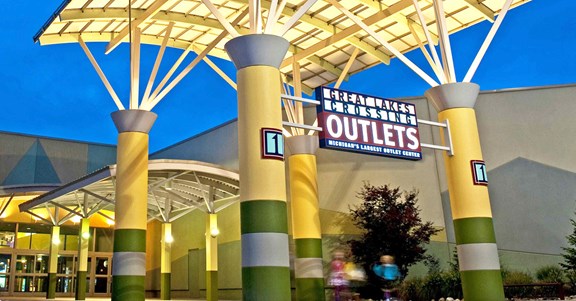 Great Lakes Crossing Outlet