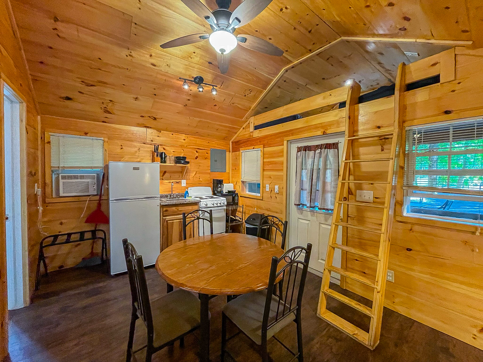 Honesdale, Pennsylvania Lodging Honesdale / Pocono KOA Holiday