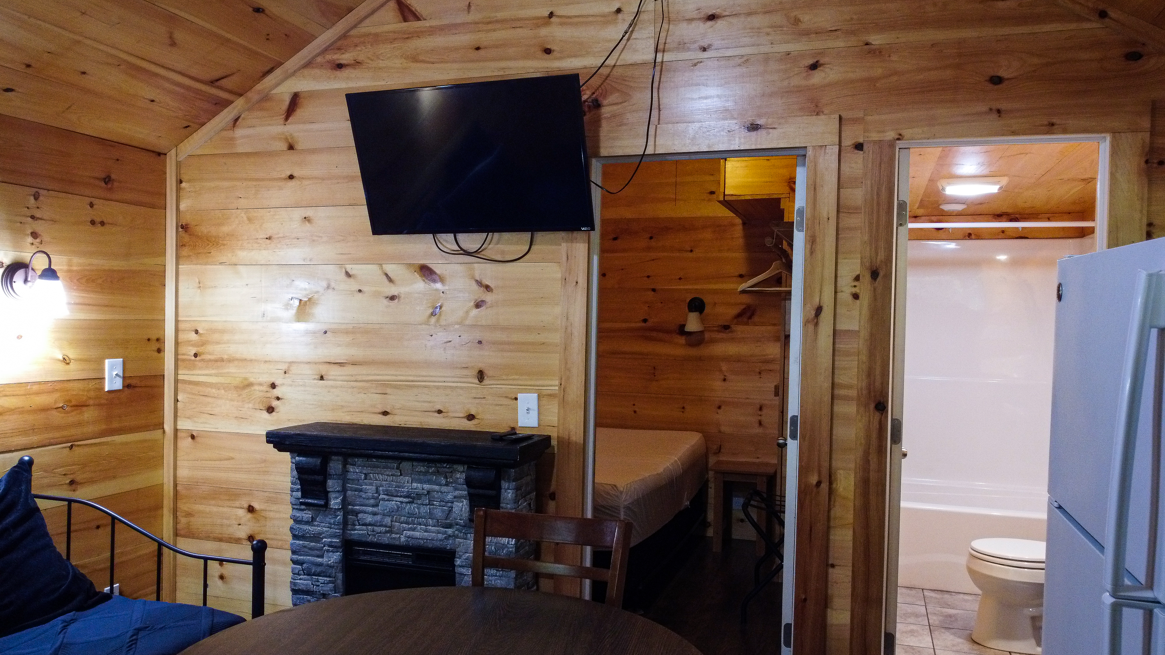 Deluxe Cabin Lodging in Honesdale, PA & the Poconos KOA