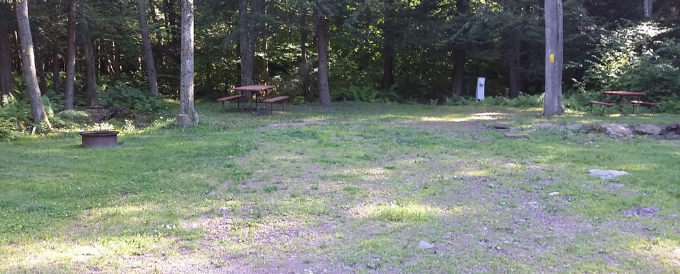 Full hook up in countryside park Full hook up in countryside park