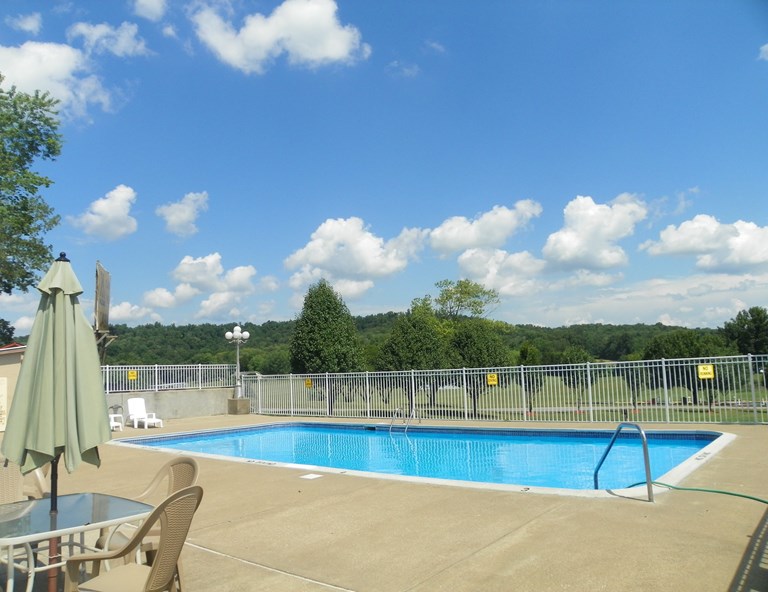 Horse Cave, Kentucky Lodging Horse Cave KOA