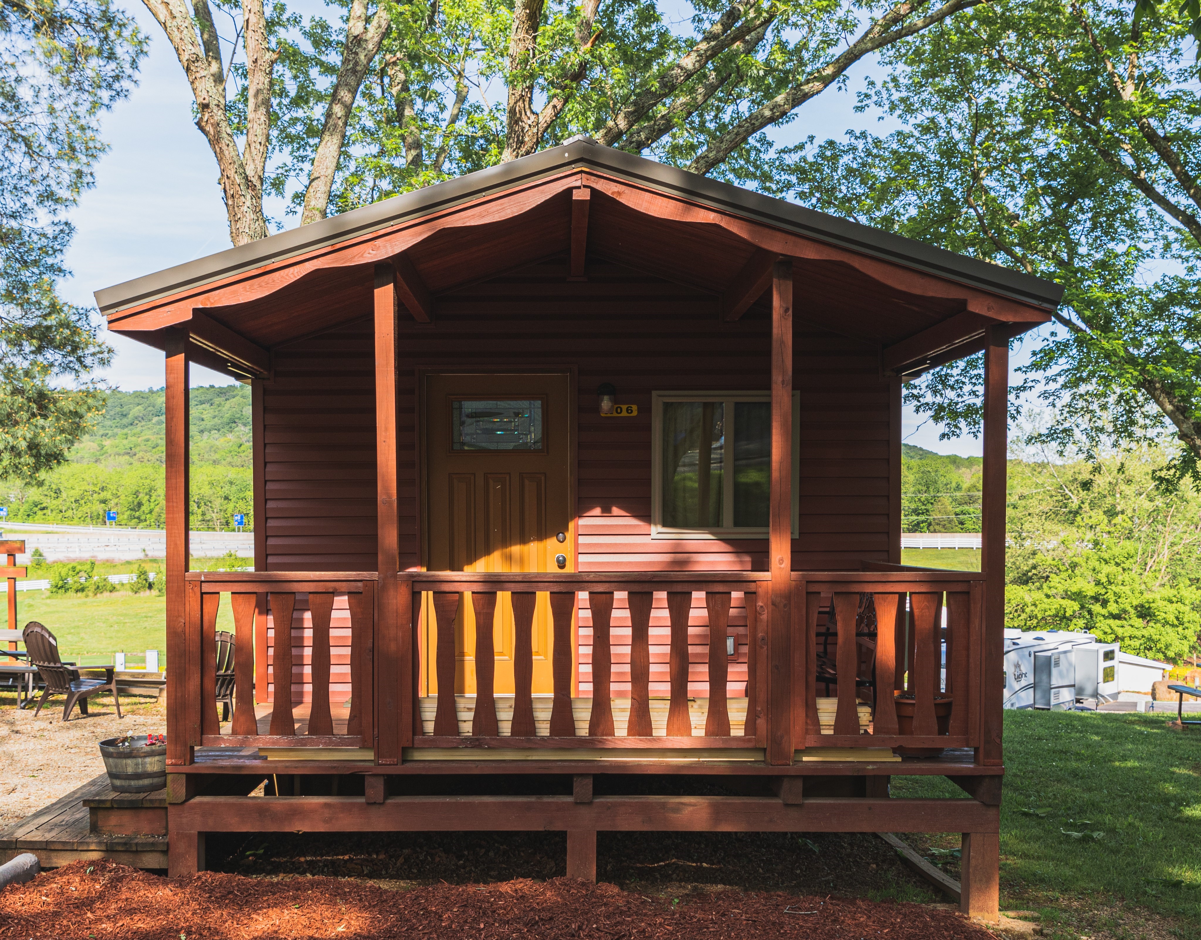 Deluxe Cabin w/Bathroom