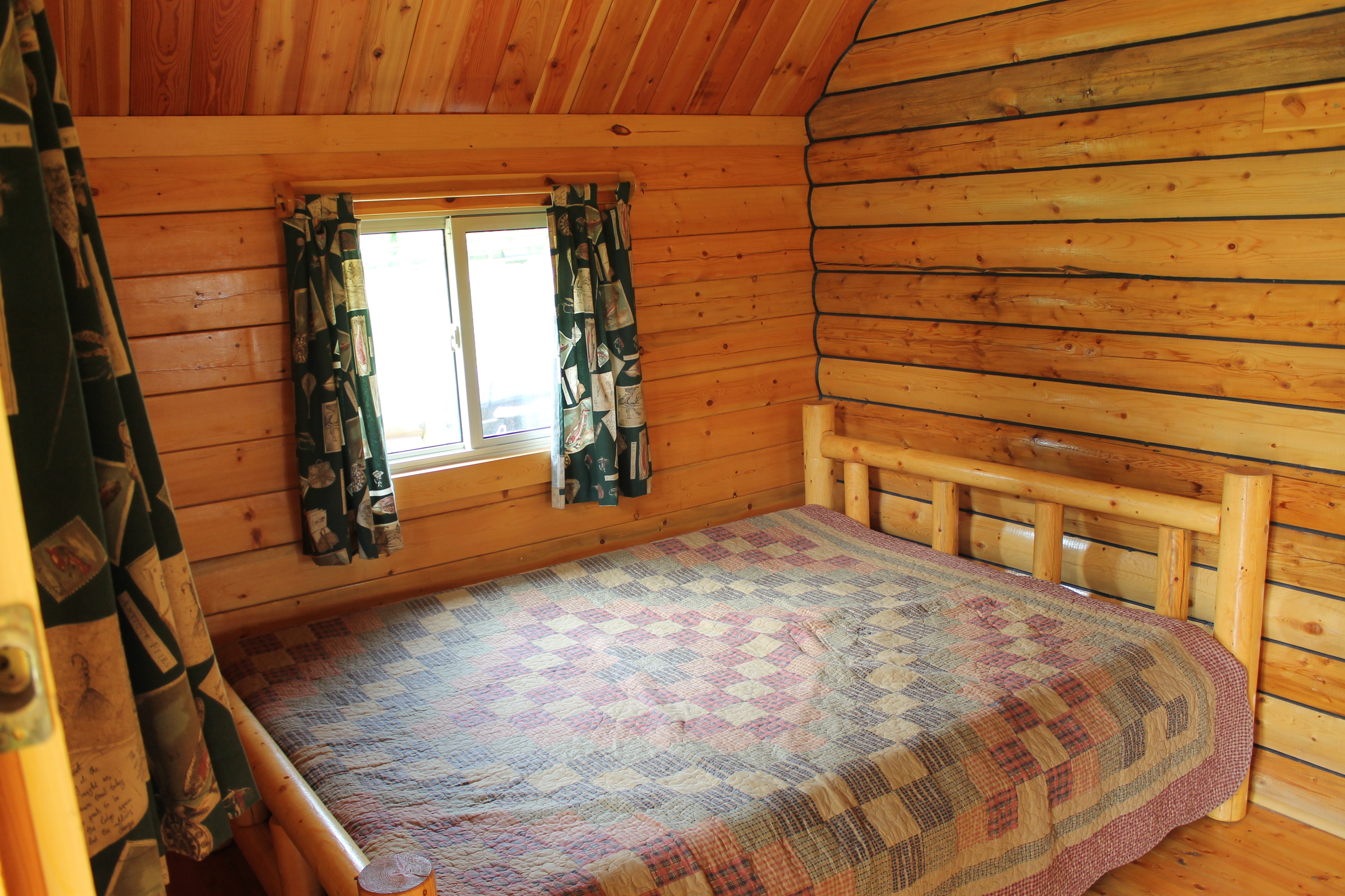 Rustic Kabin
Double bed, room one
