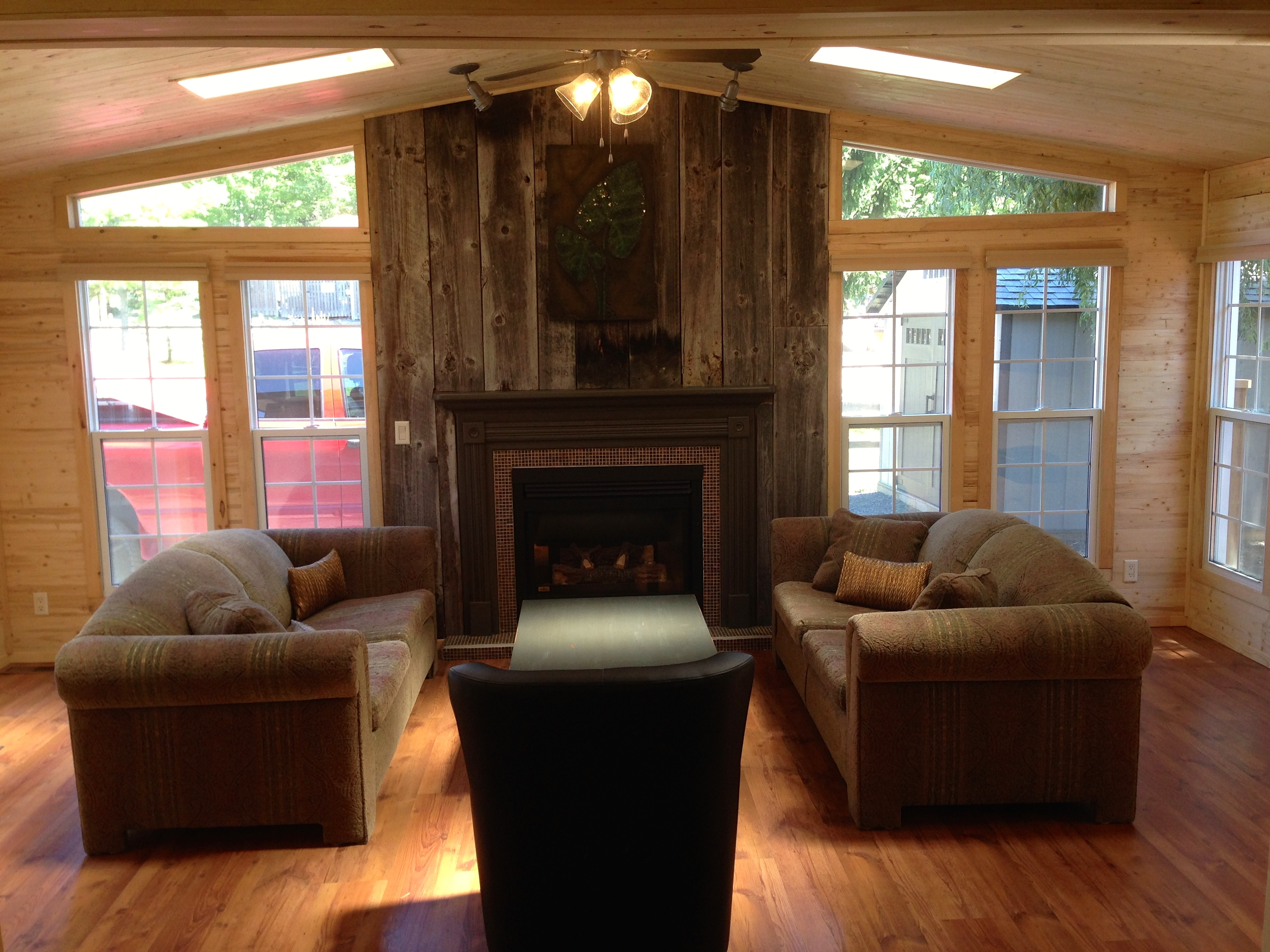 Deluxe Cabin (w/ Bathroom) - Executive - 7 Person