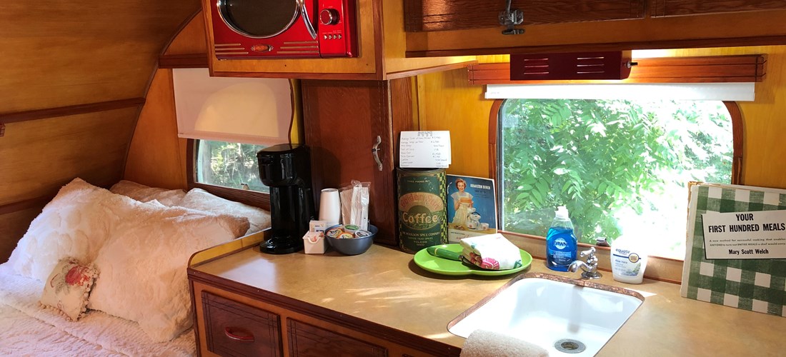 Mainline Vintage Camper Microwave, Coffee Maker, and Sink