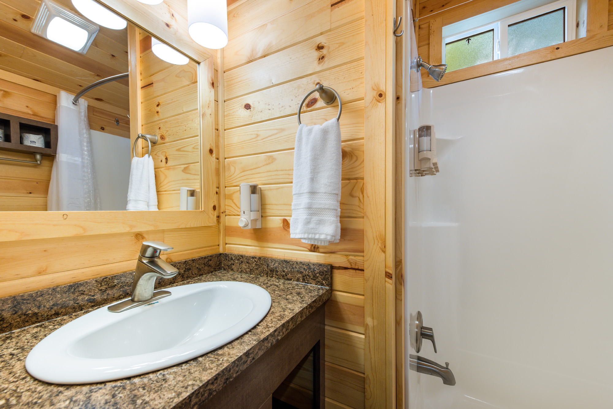 Lodging Cabins, Glamping & Vintage Campers Near Johnson City