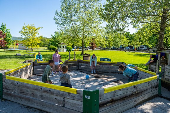 Gaga Pit