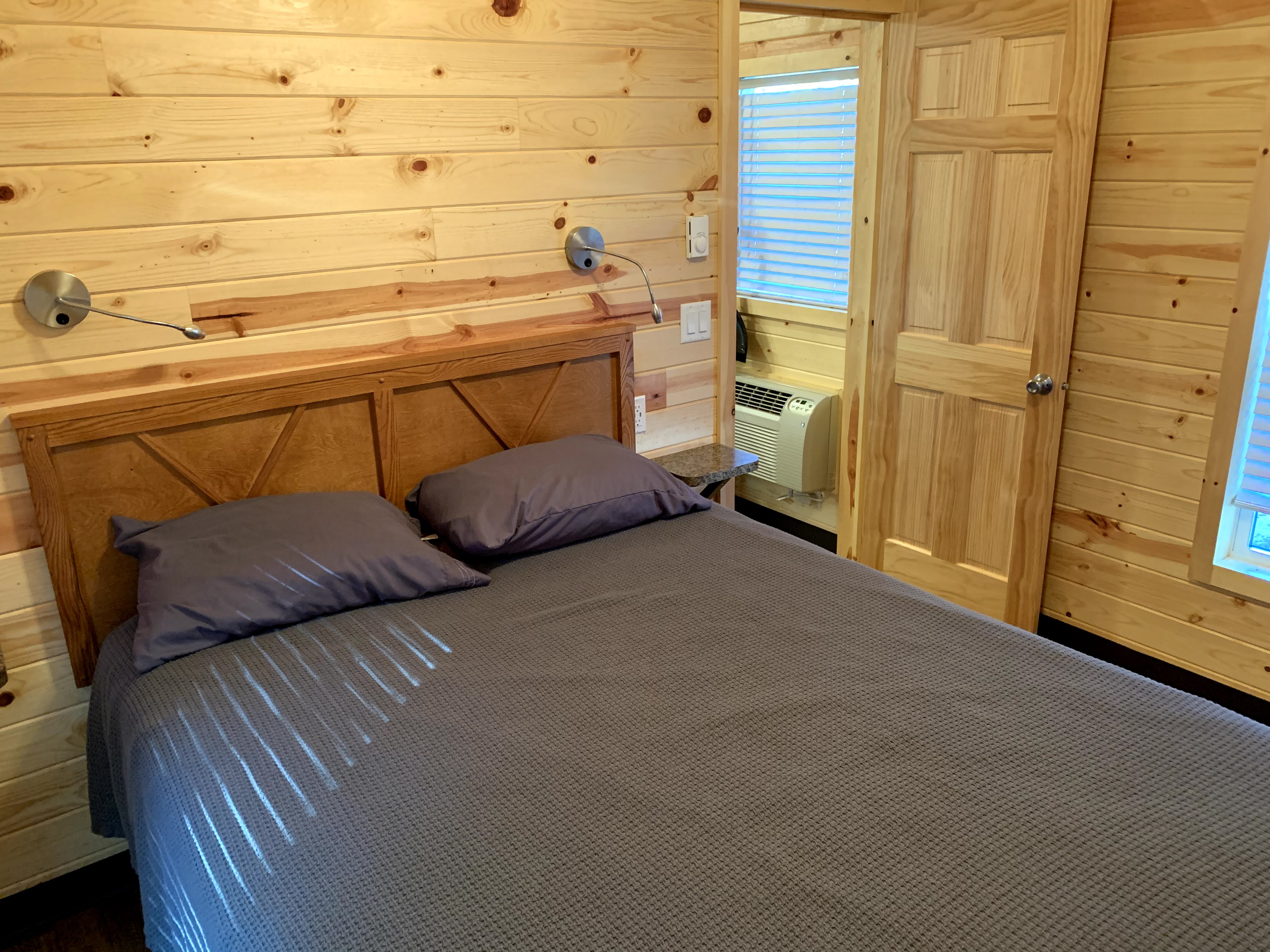 Queen Bed 1 KL3