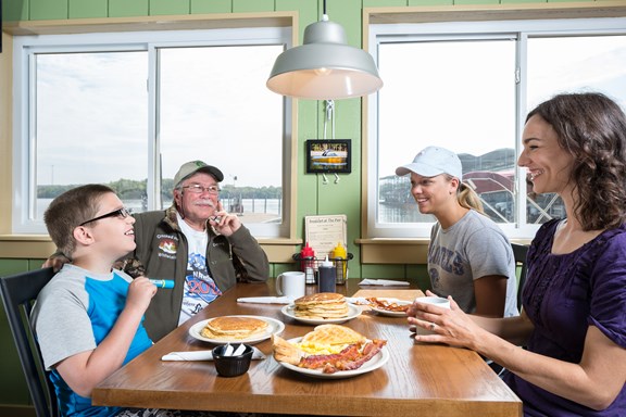 Enjoy Breakfast, Lunch & Dinner at the Pier Floating Restaurant
