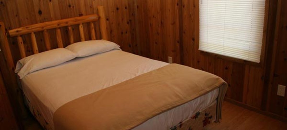 Fort Bedroom: After Boating on Kentucky Lakes Enjoy a Great Nights Rest!
