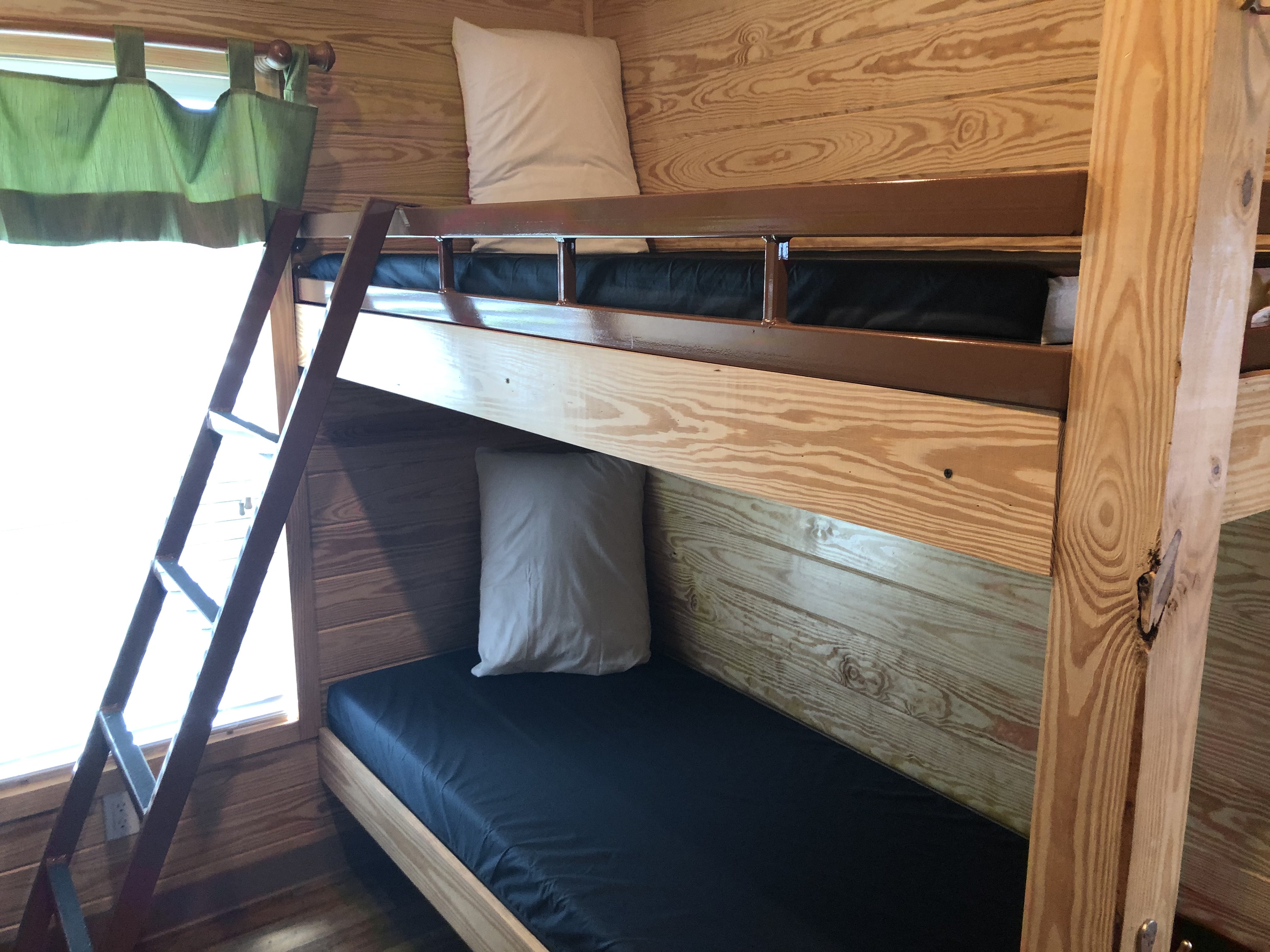 Deluxe Cabin bunk room 2