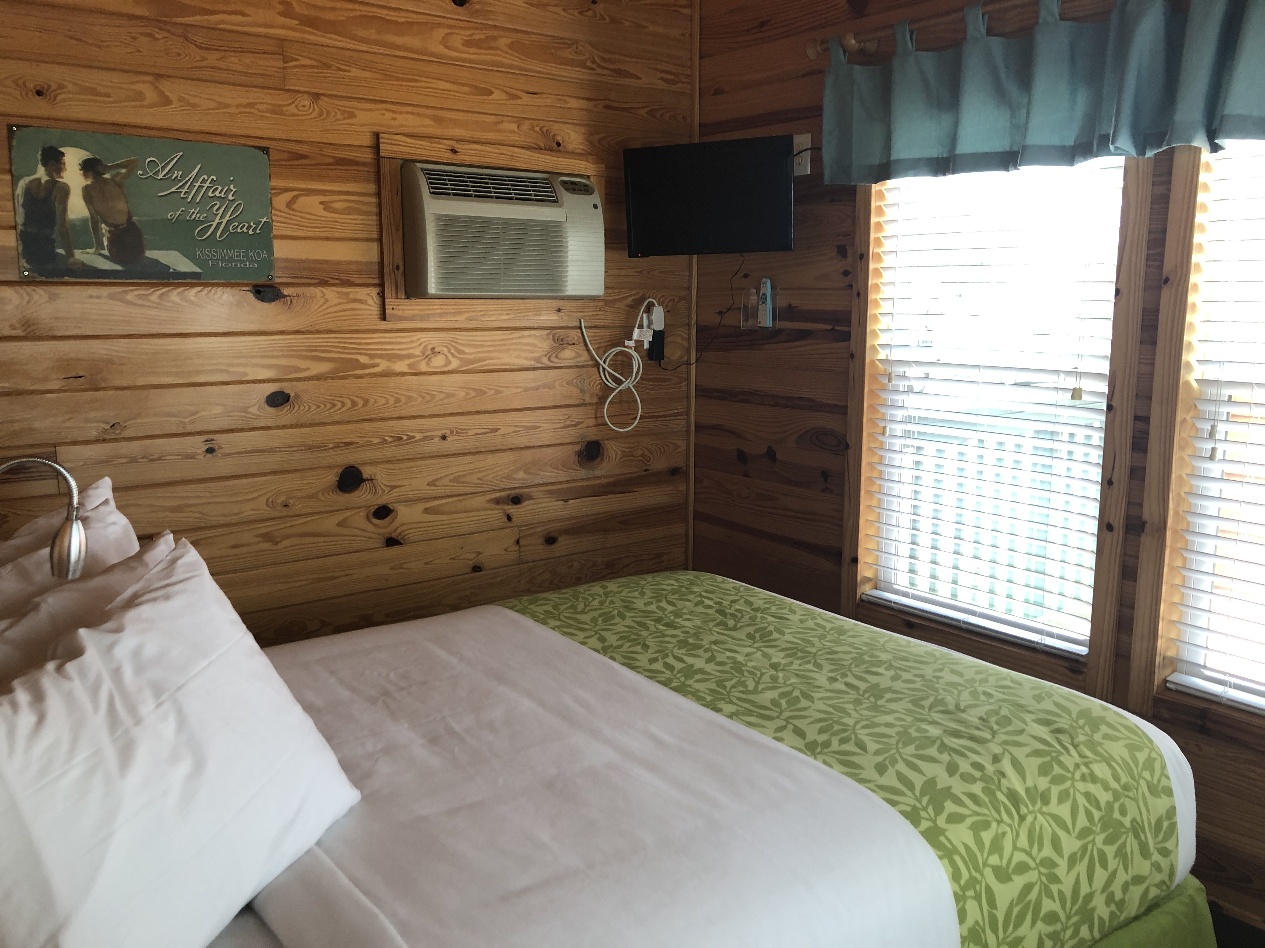HC w/ loft queen bedroom