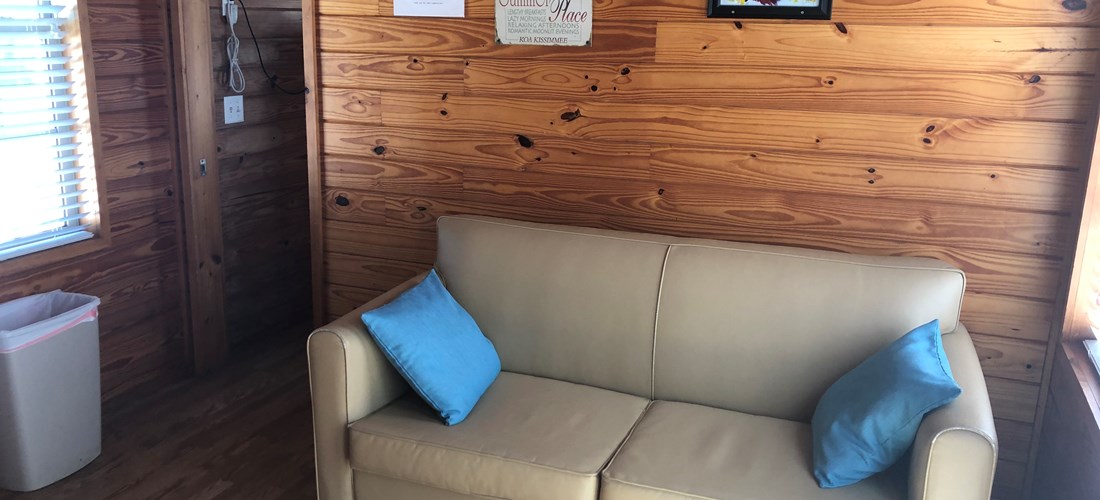 Deluxe Cabin Living Room