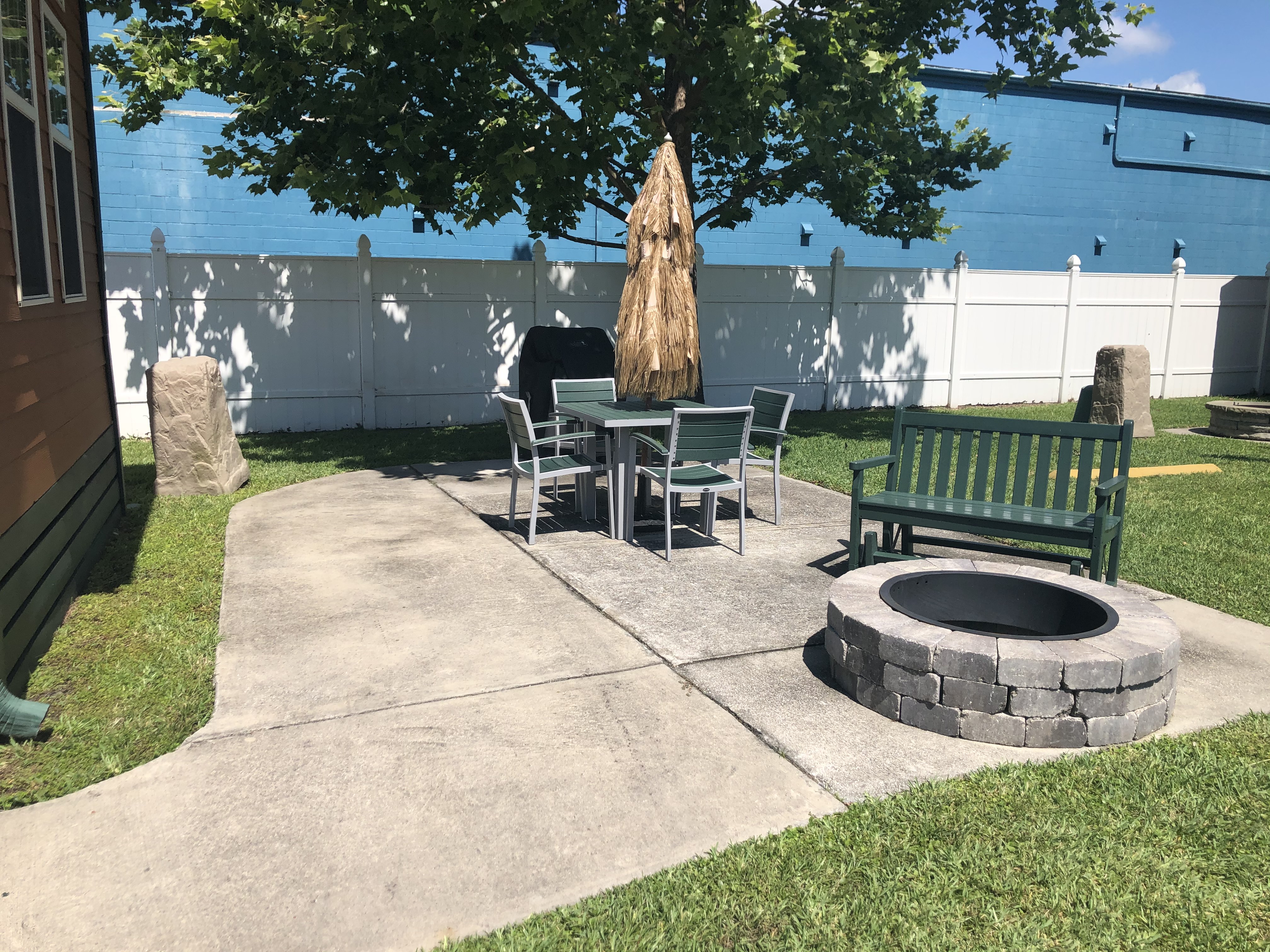 Deluxe Cabin patio Area