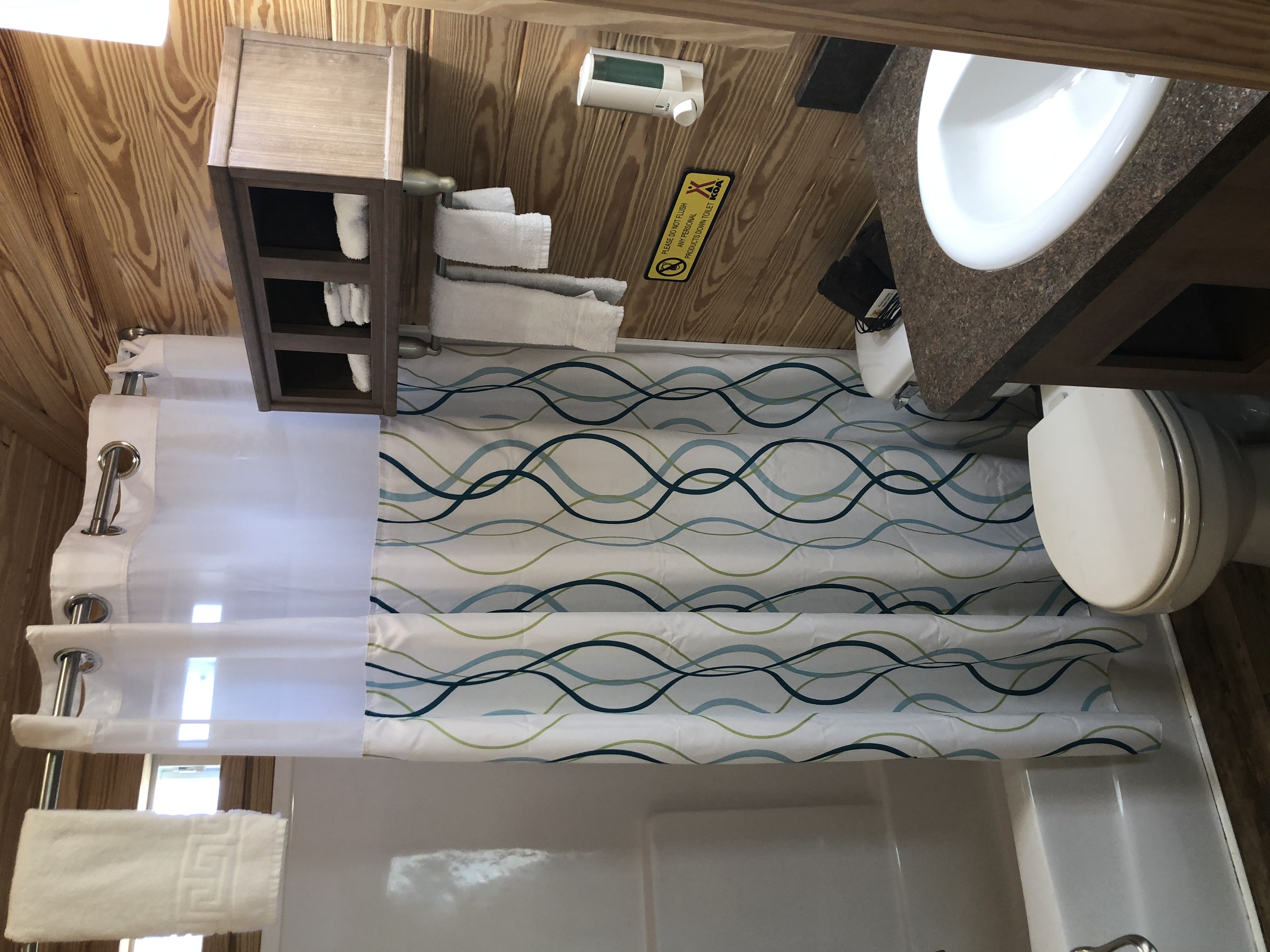 Deluxe cabin bath