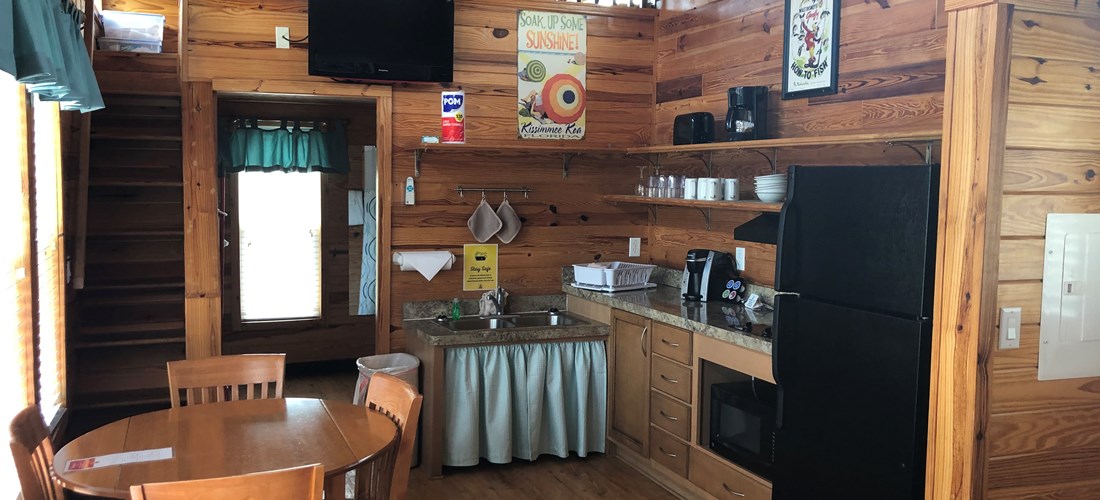 HC w/ loft living and kitchen area