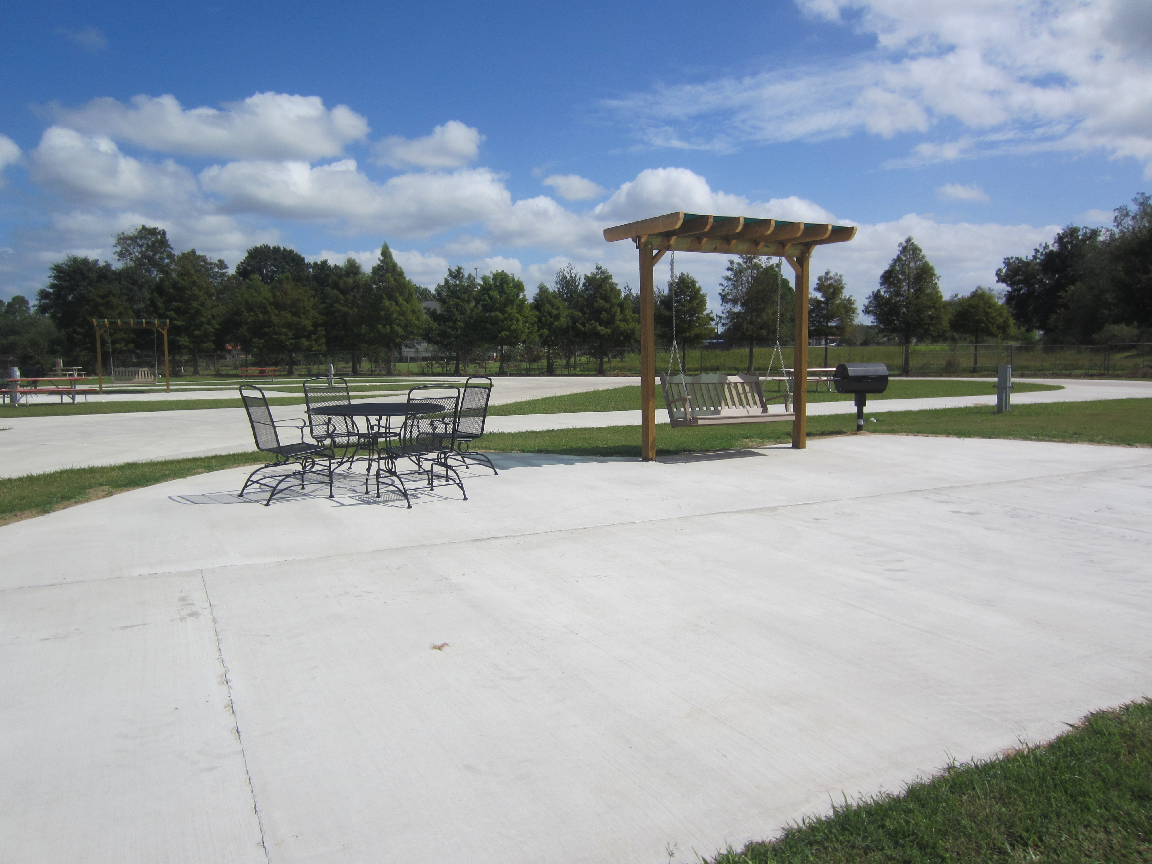 Deluxe Pull-Thru Patio site 318