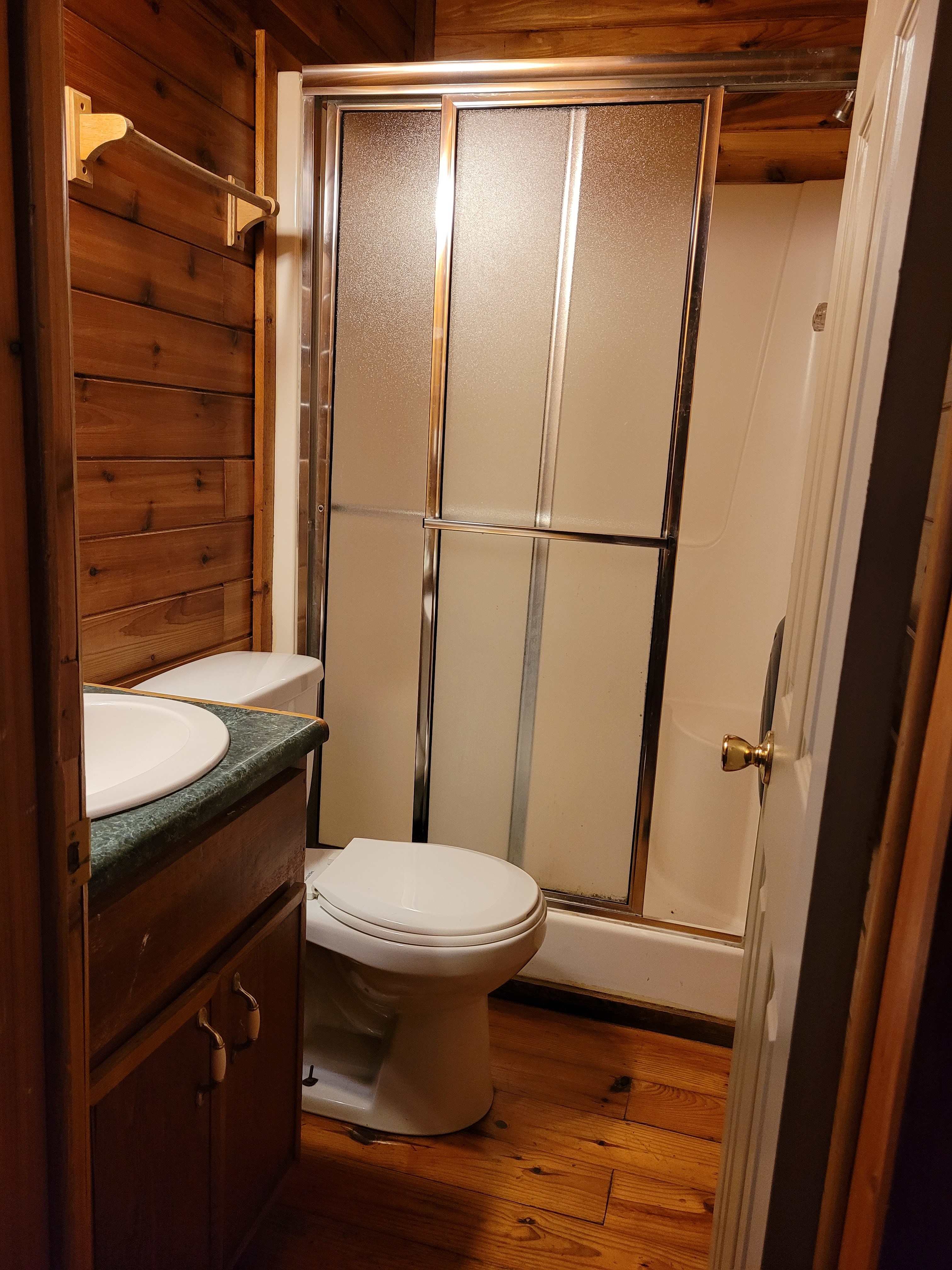 LG02 Bathroom