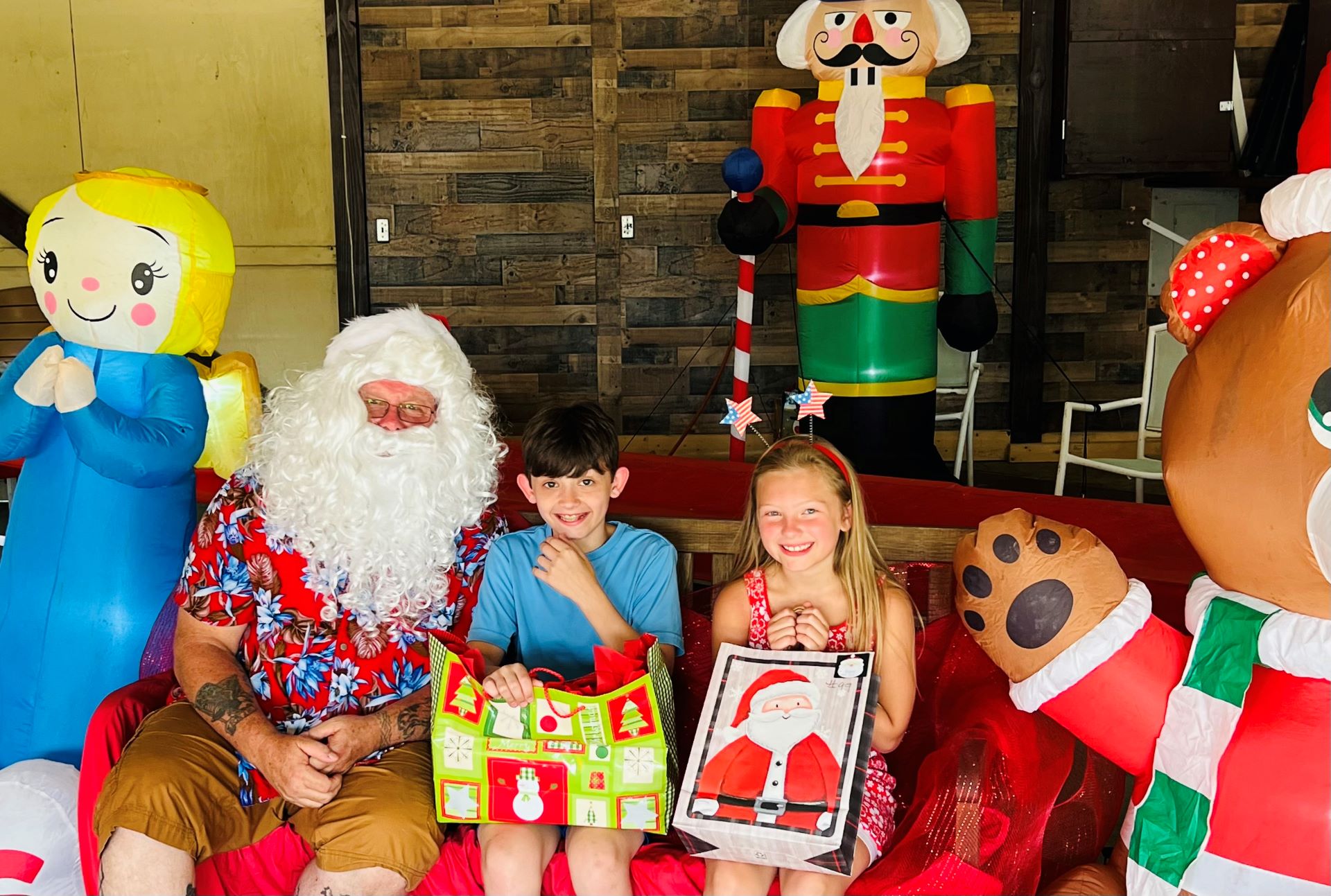 Christmas in July #2 - Photo 2