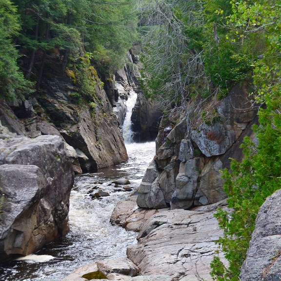 Plan a trip to Rouses Point, New York