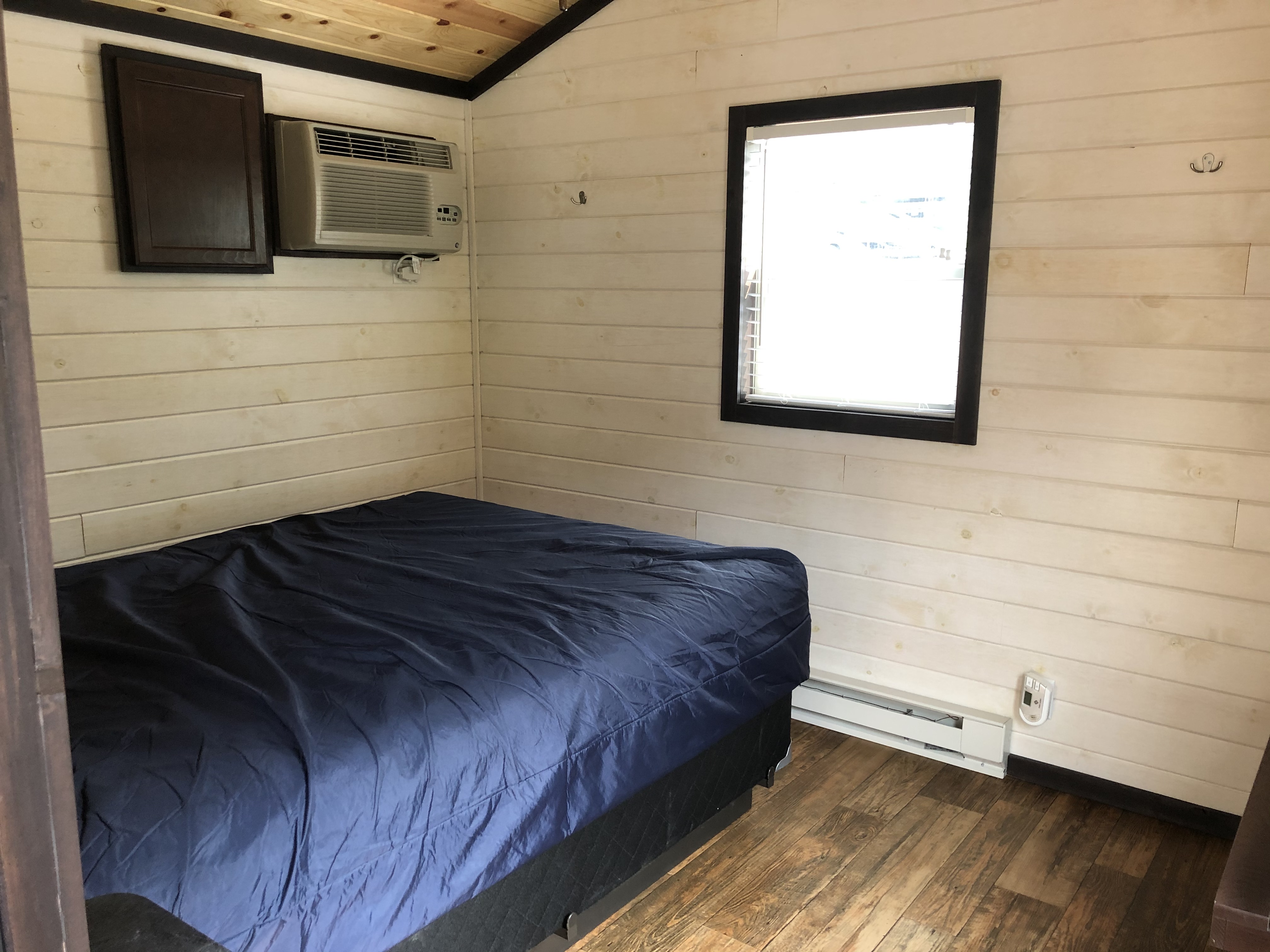 L47 Queen Bed.