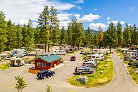 Leavenworth / Pine Village  KOA Holiday