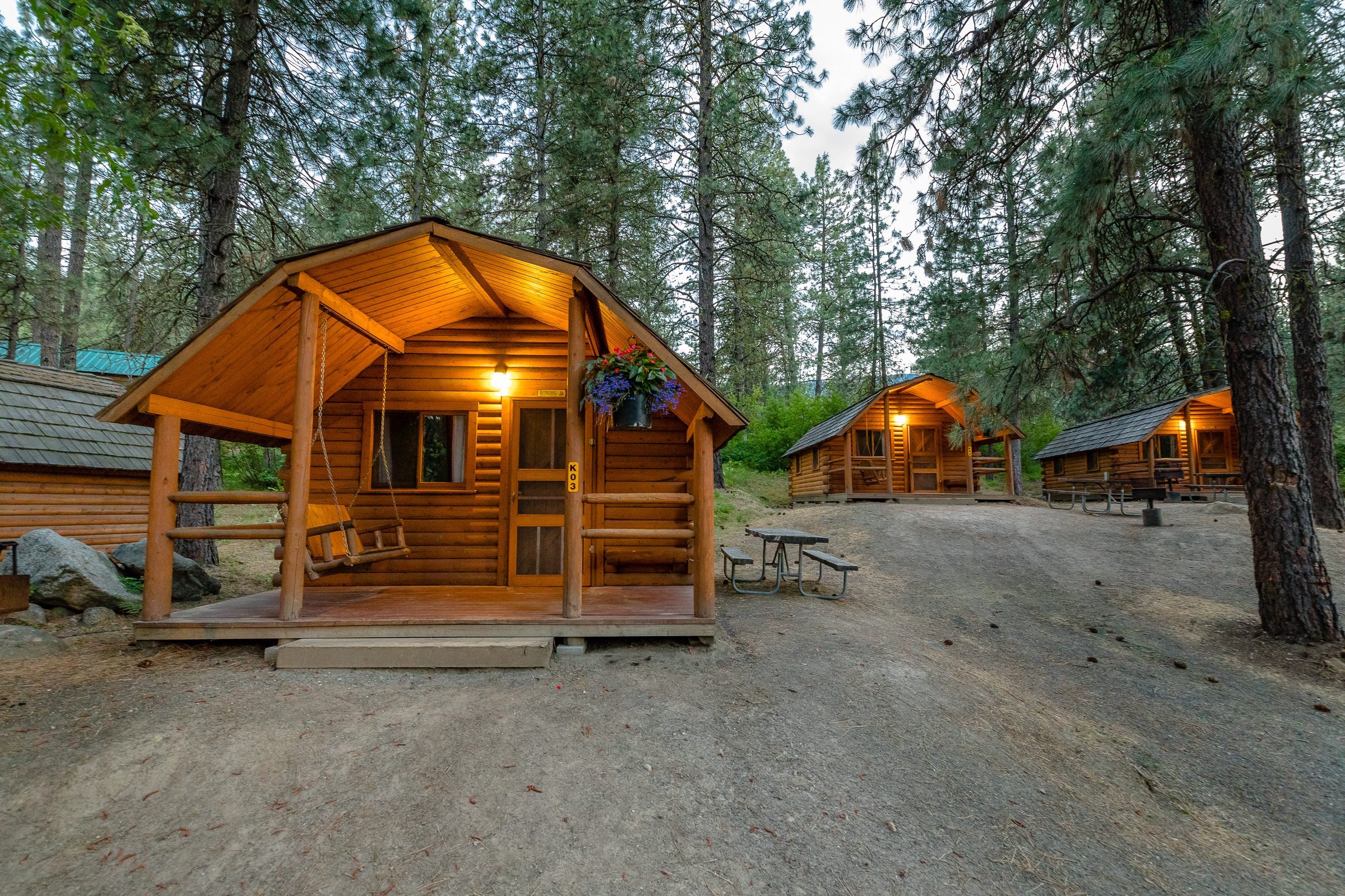 Deluxe Cabin (Full Bath with Shower), Patio Pictures Leavenworth