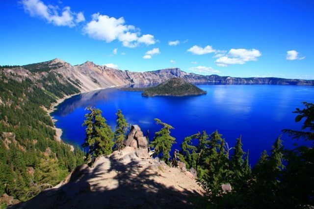 Is the North Entrance to Crater Lake Open?