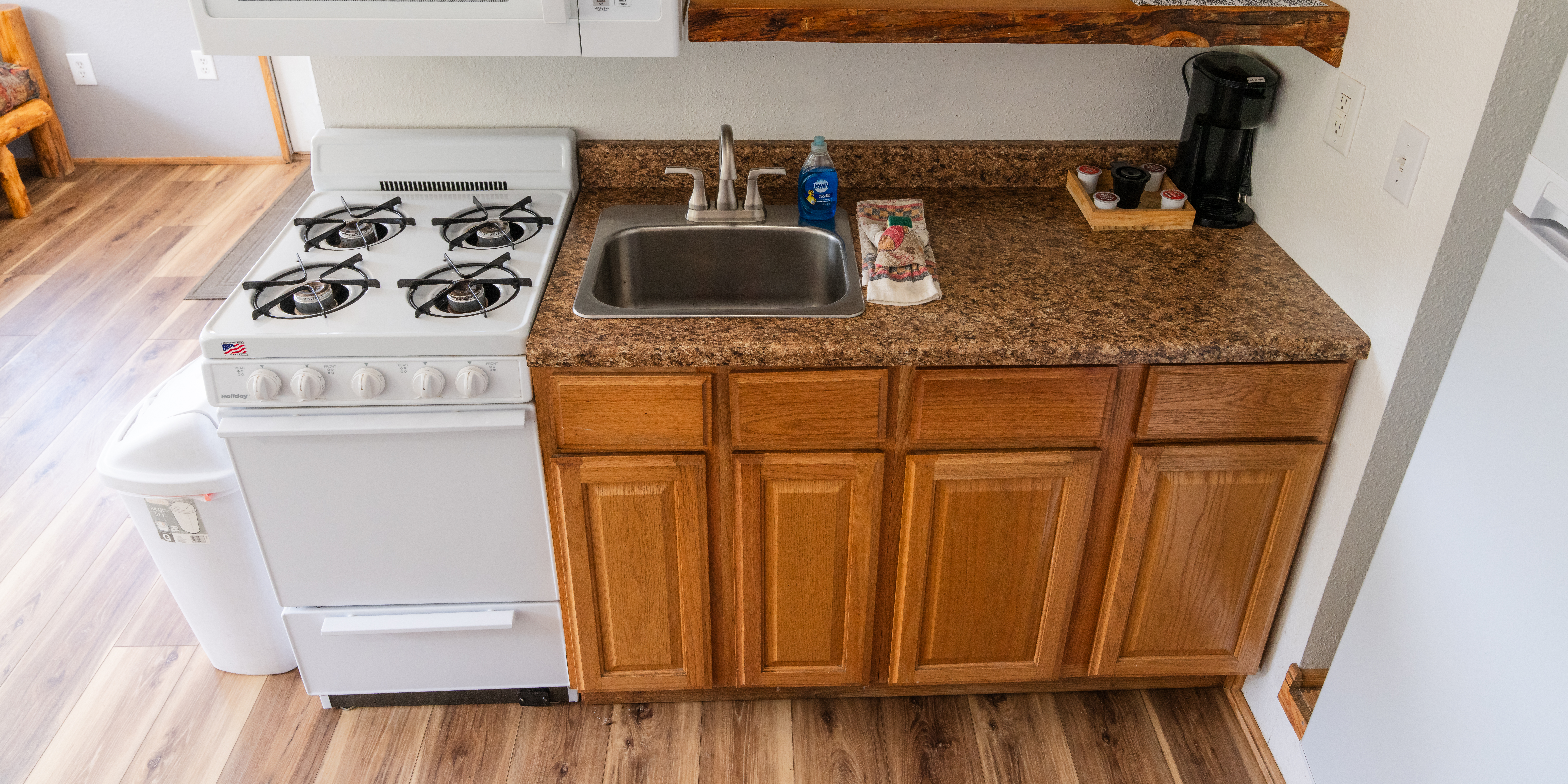 Full Kitchen with Oven