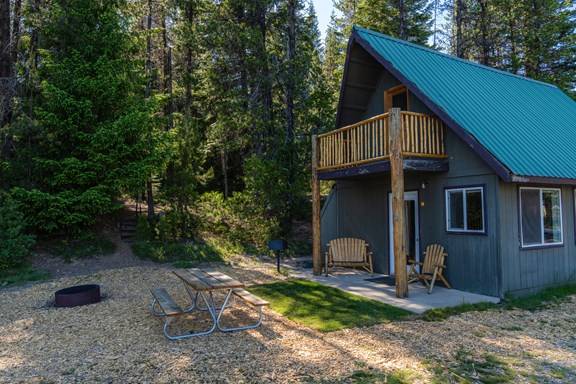 Boathouse Cabin - Outside Seating & Fire Ring