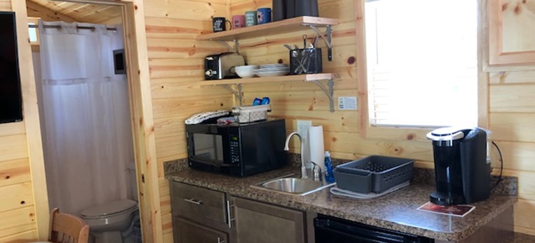 Bear Cabin kitchenette