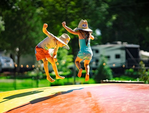 Stay 5 nights get 25% off + KOA Rewards Photo