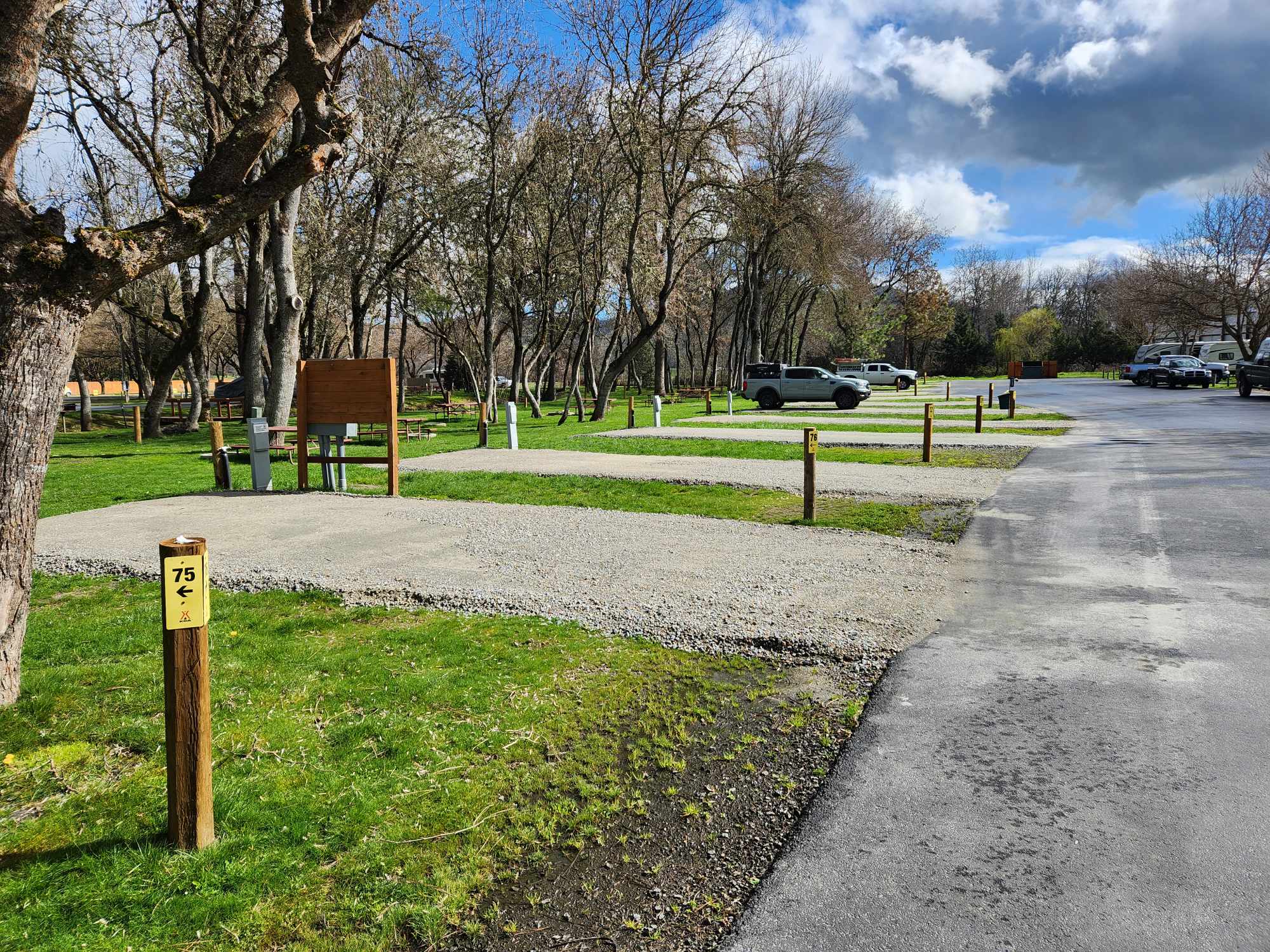 Campsites in Medford, Oregon Tent and Cabin Camping KOA