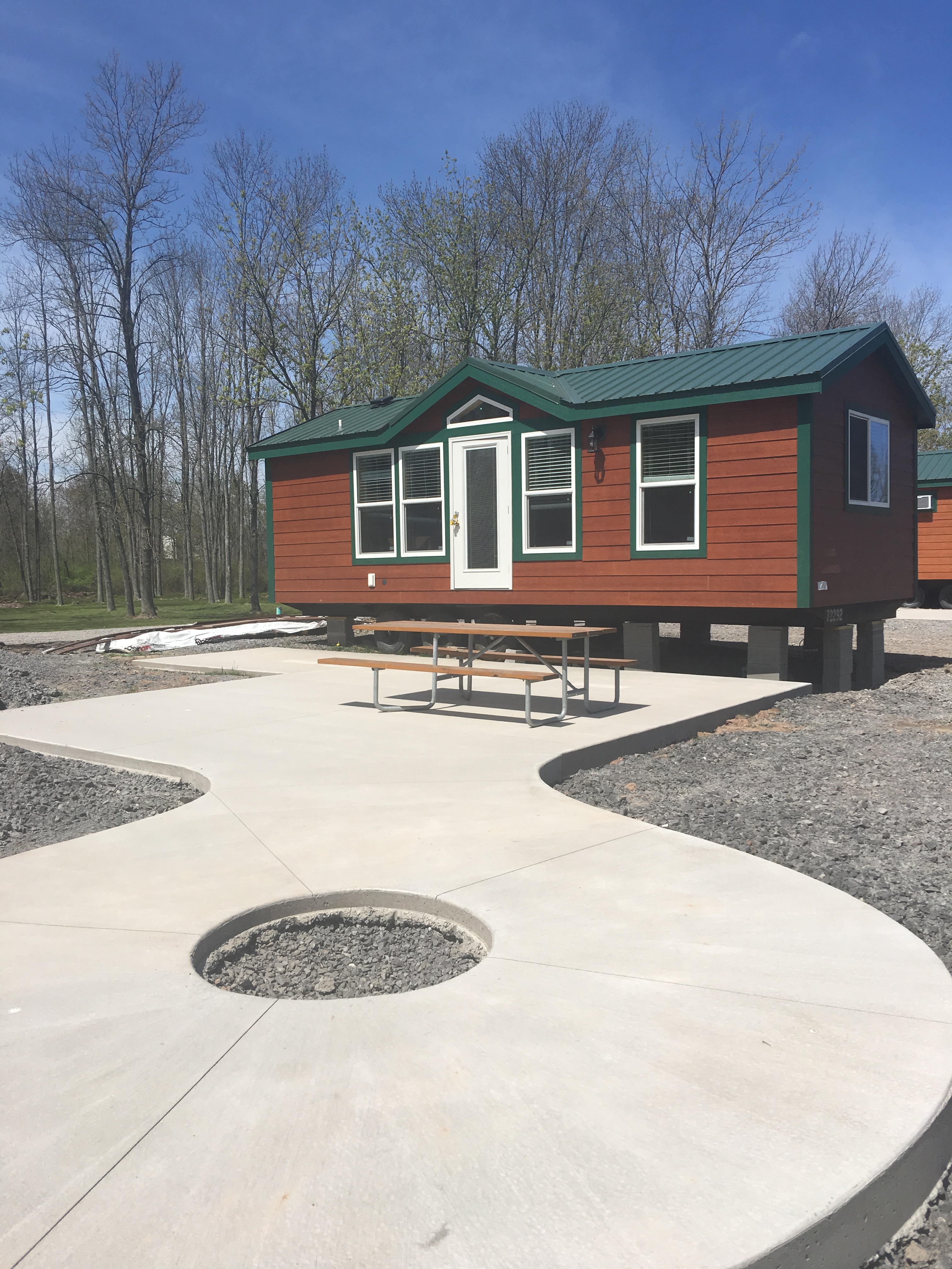 Medina, New York Lodging Medina / Wildwood Lake KOA