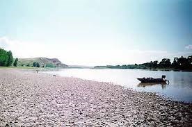 Agate Rock Hunting Along the Yellowstone River