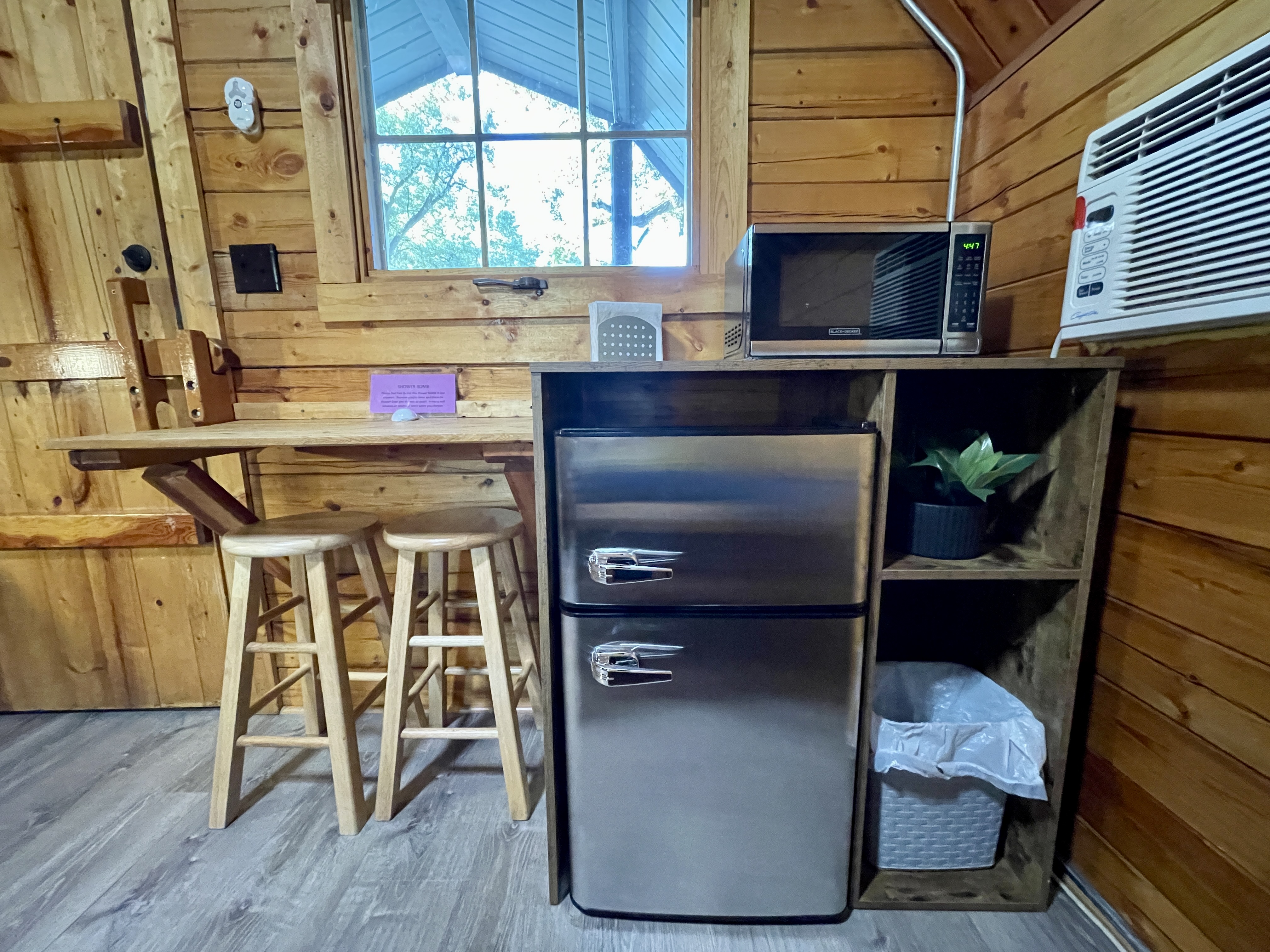 Cabin Fridge Station