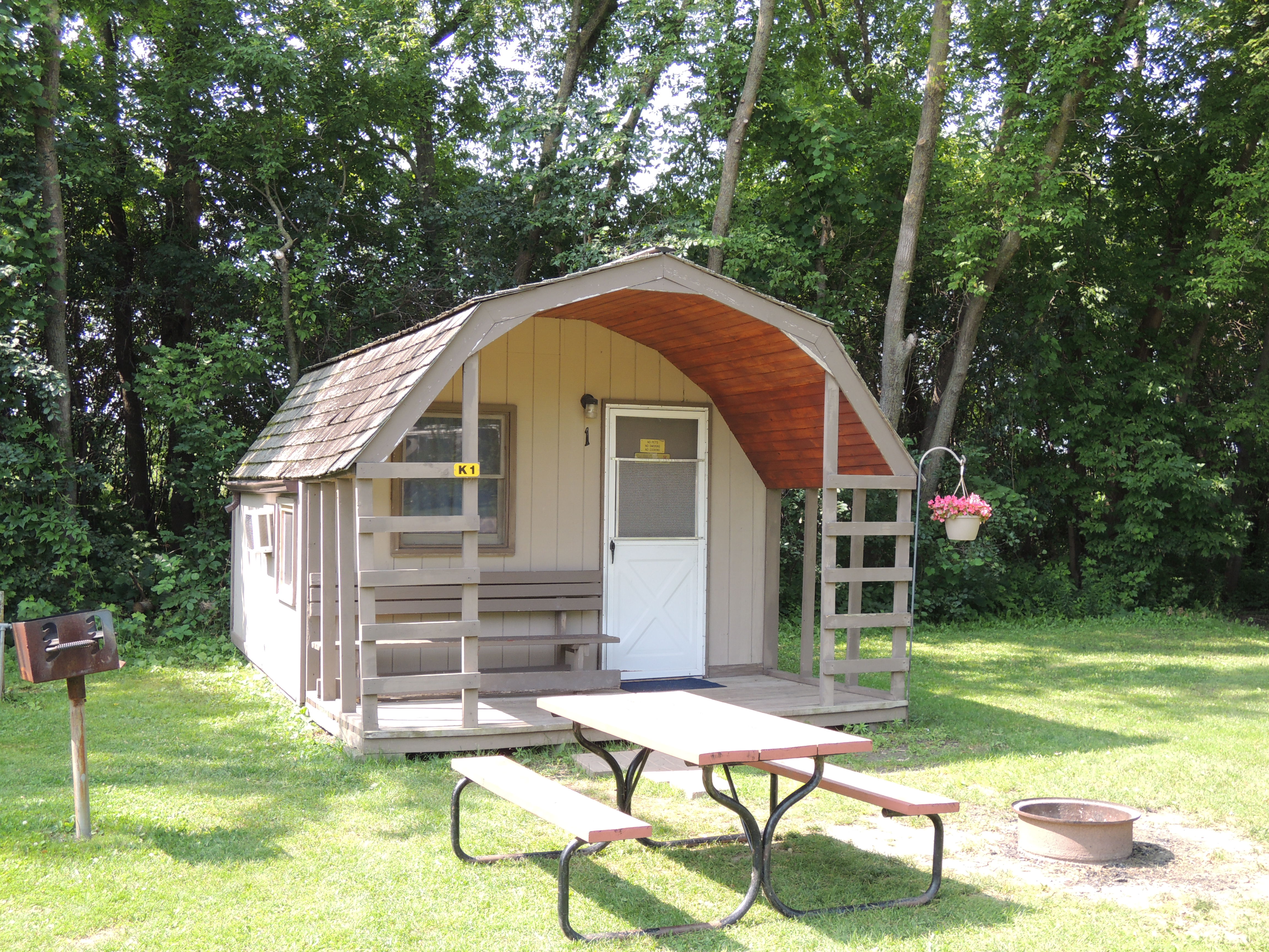 1 Room Camping Cabin (w/o Bathroom)