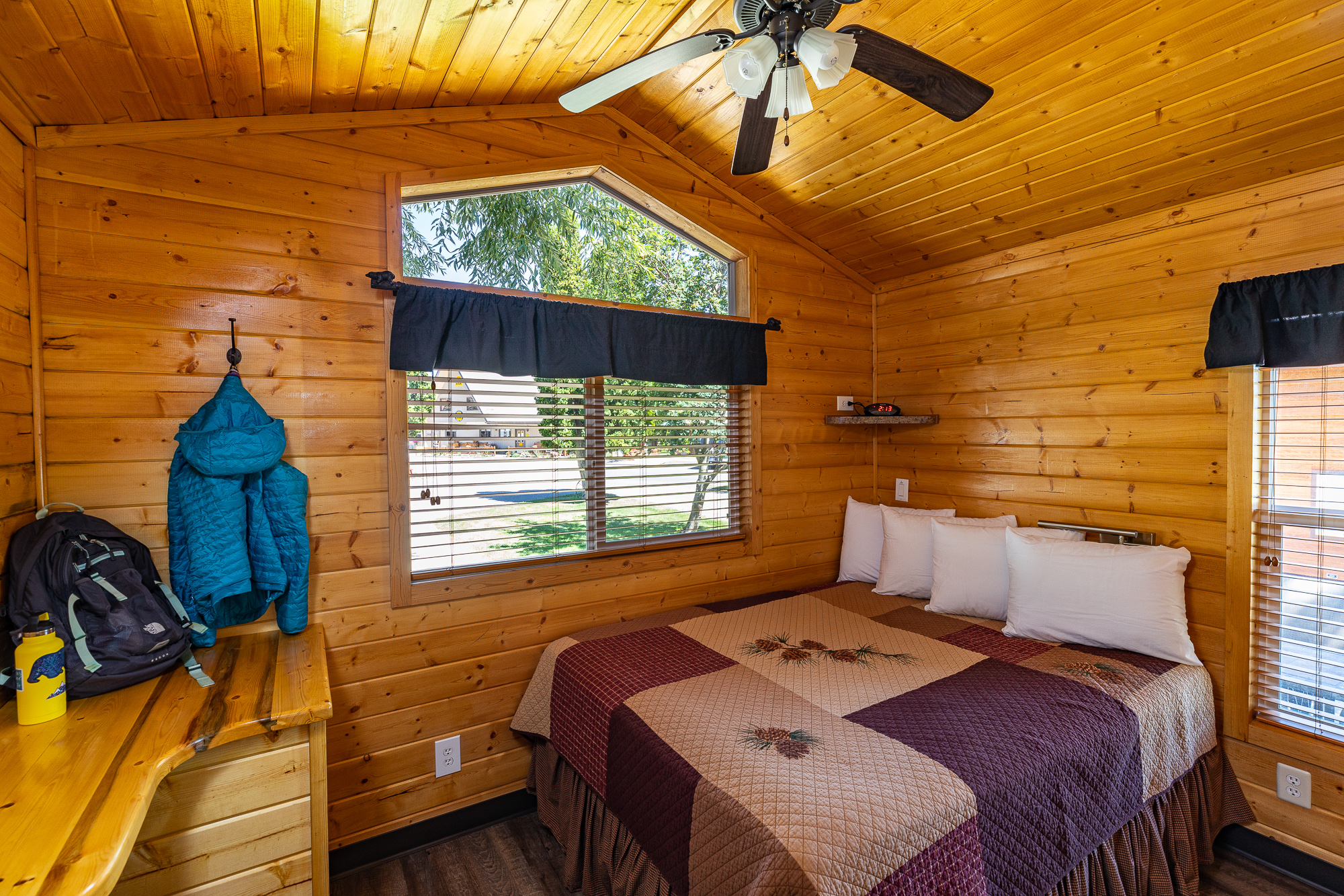 Big Bear Deluxe Cabin Bedroom