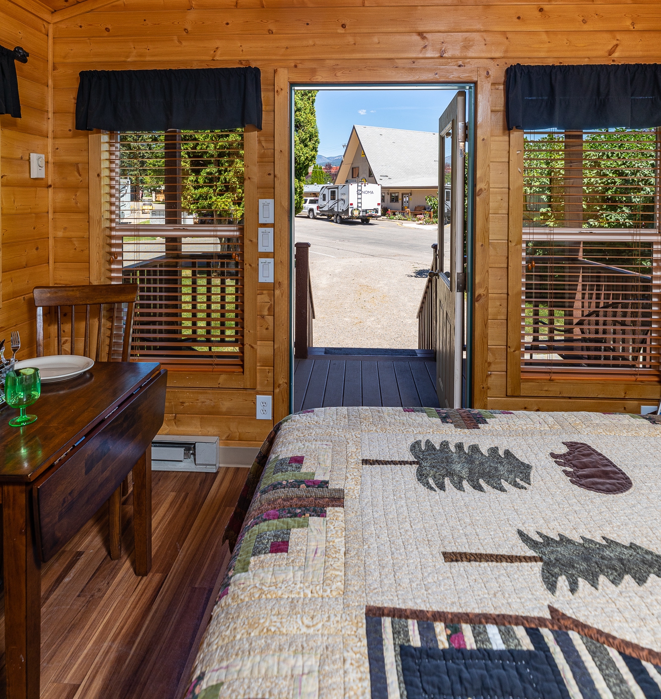 Deluxe Cabin