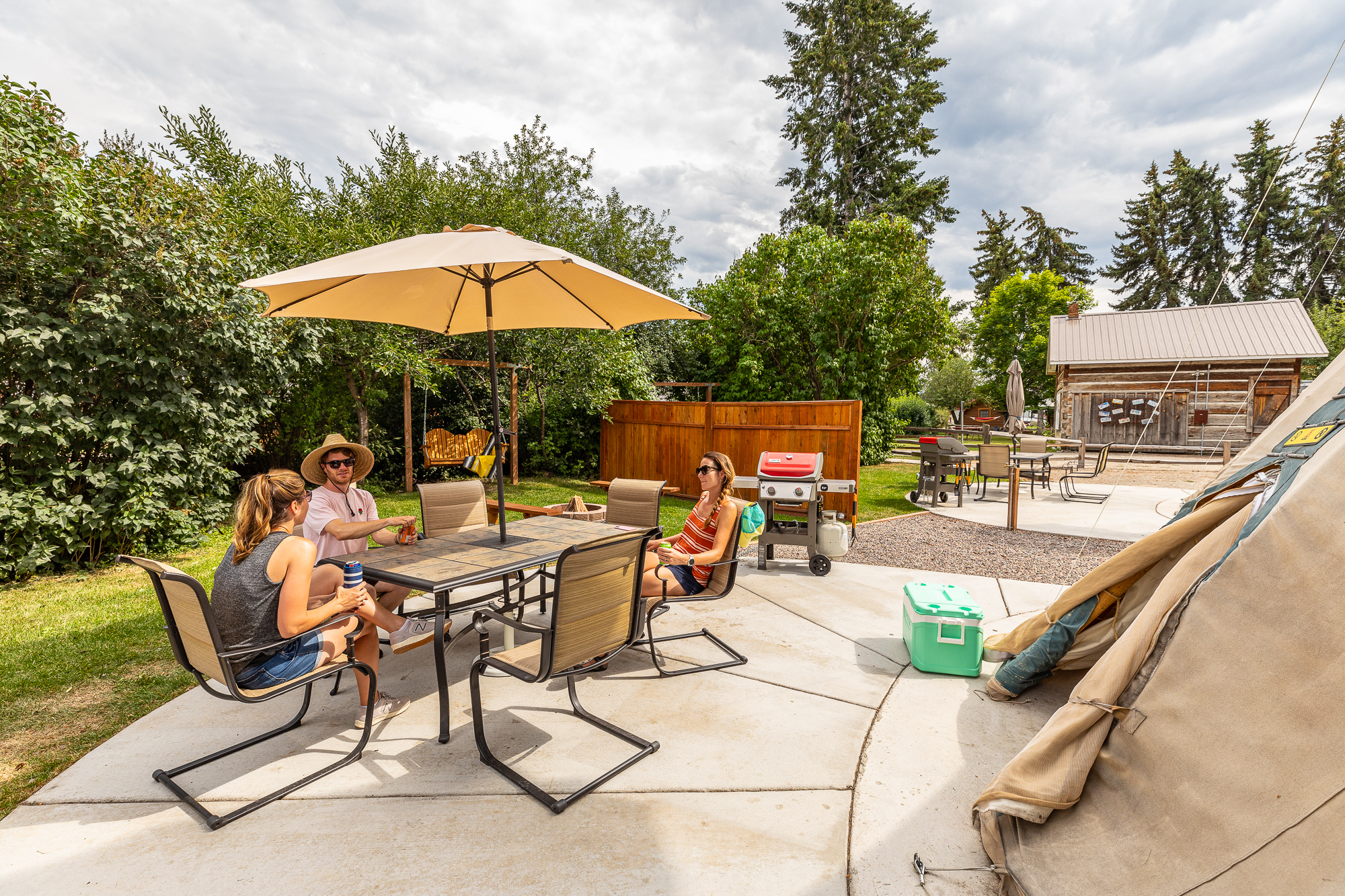 Teepee Sleeps 6, Patio