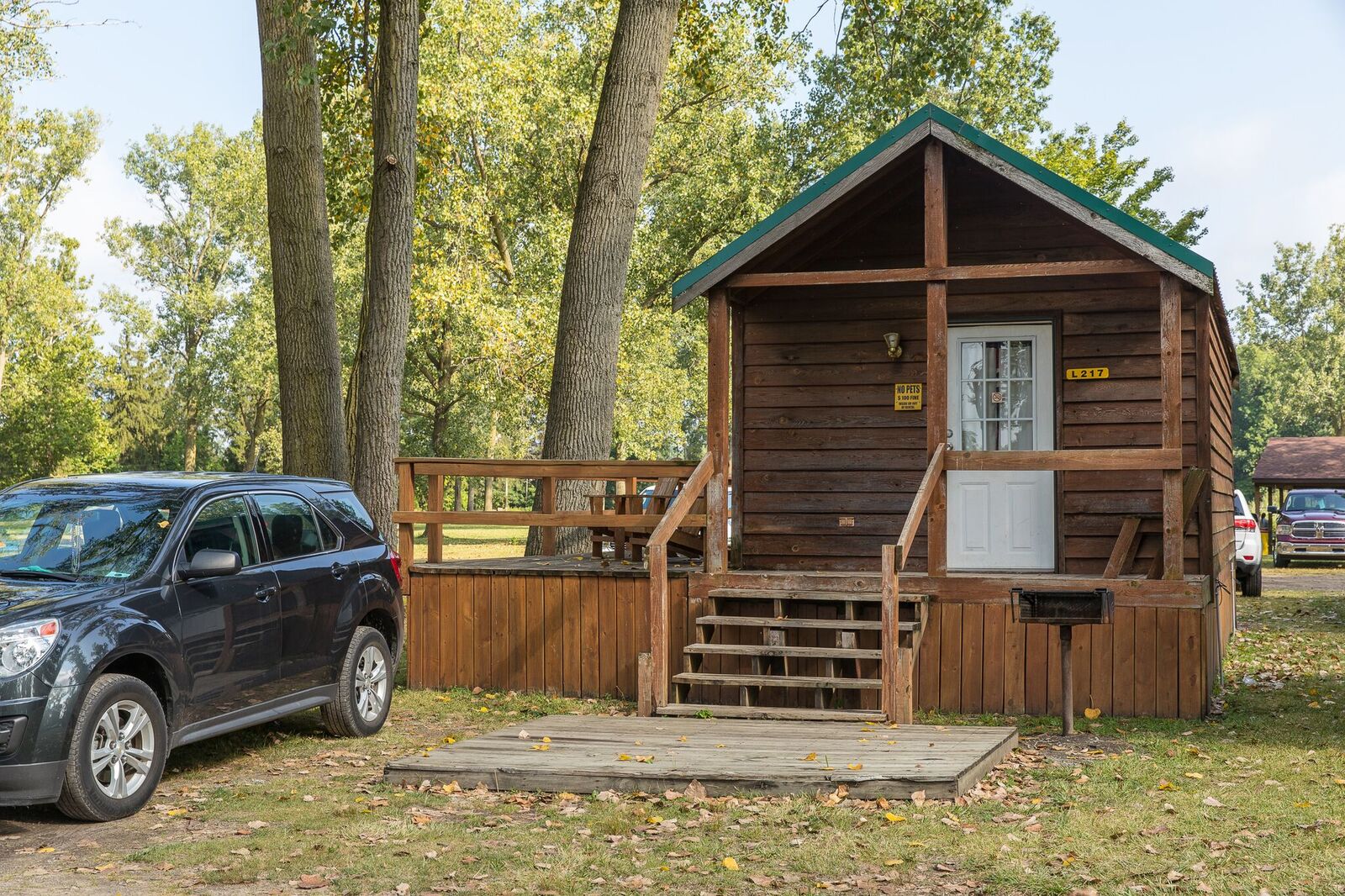 Deluxe Cabin (Full Bath with Shower) With Bathroom Pictures Monroe Co
