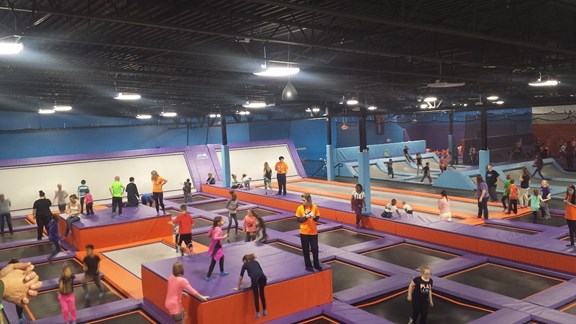 ALTITUDE TRAMPOLINE PARK - 32 min. (24 mi)