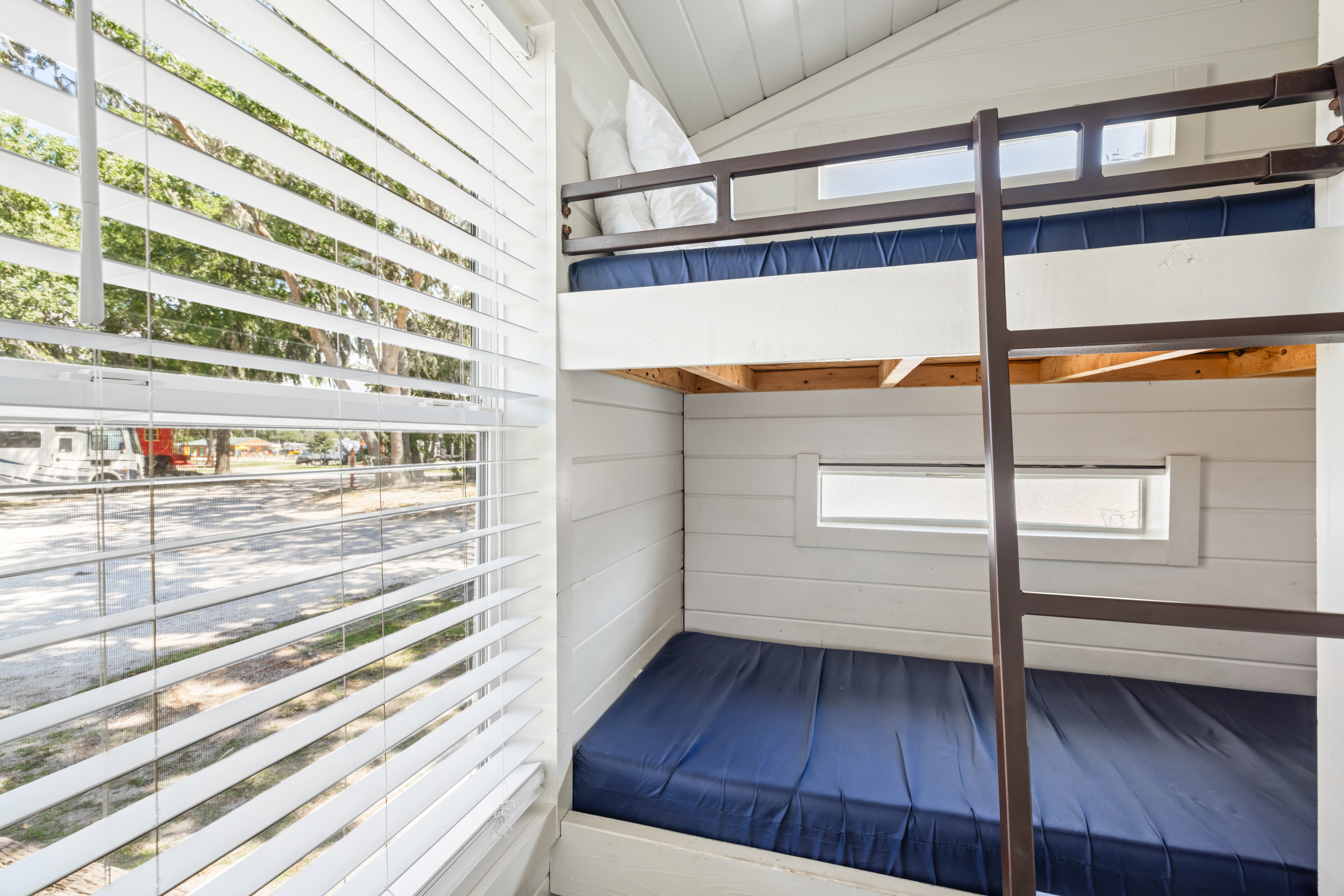 K22 bunkhouse