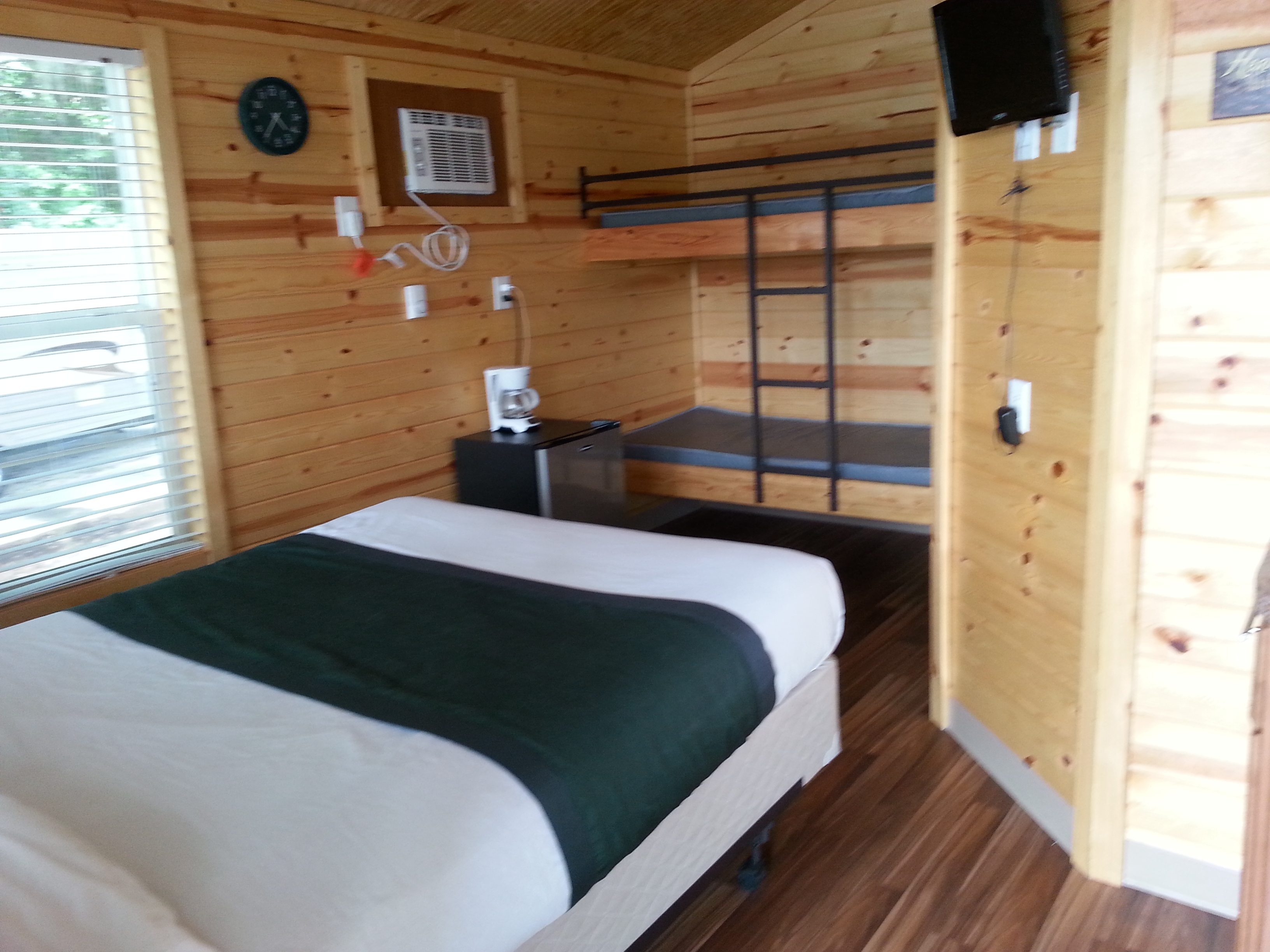 Deluxe Cabin W Bathroom Nl Pictures Mount Pleasant