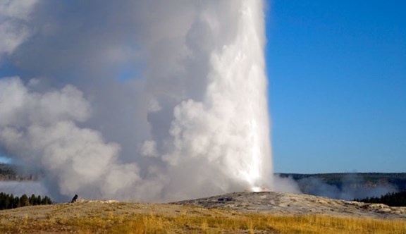 OLD FAITHFUL - 30 MILES FROM YELLOWSTONE KOA