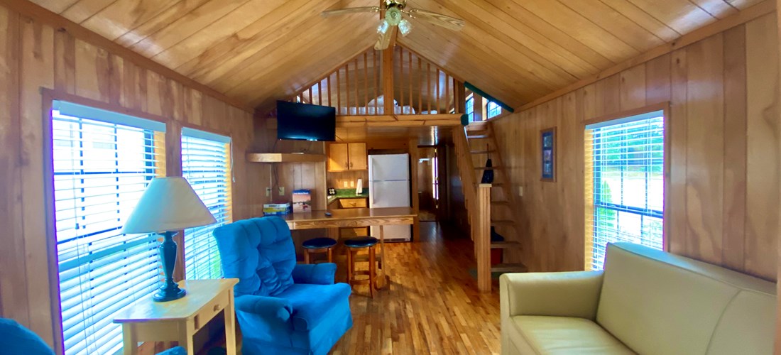 Deluxe Waterfront (6 People) Living Room