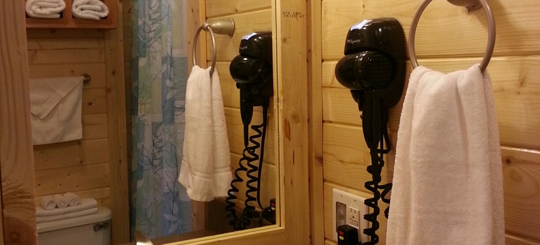 Deluxe Cabins Bathroom